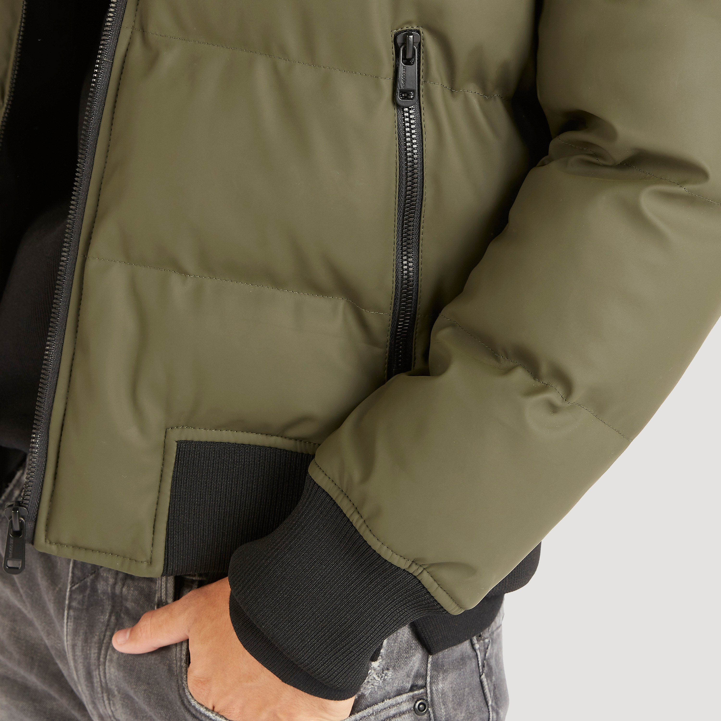 جاكيت مبطن بأكمام طويلة وتفاصيل فرو من لي كوبر-men-clothing-jacketsandblazers-jackets-image-3