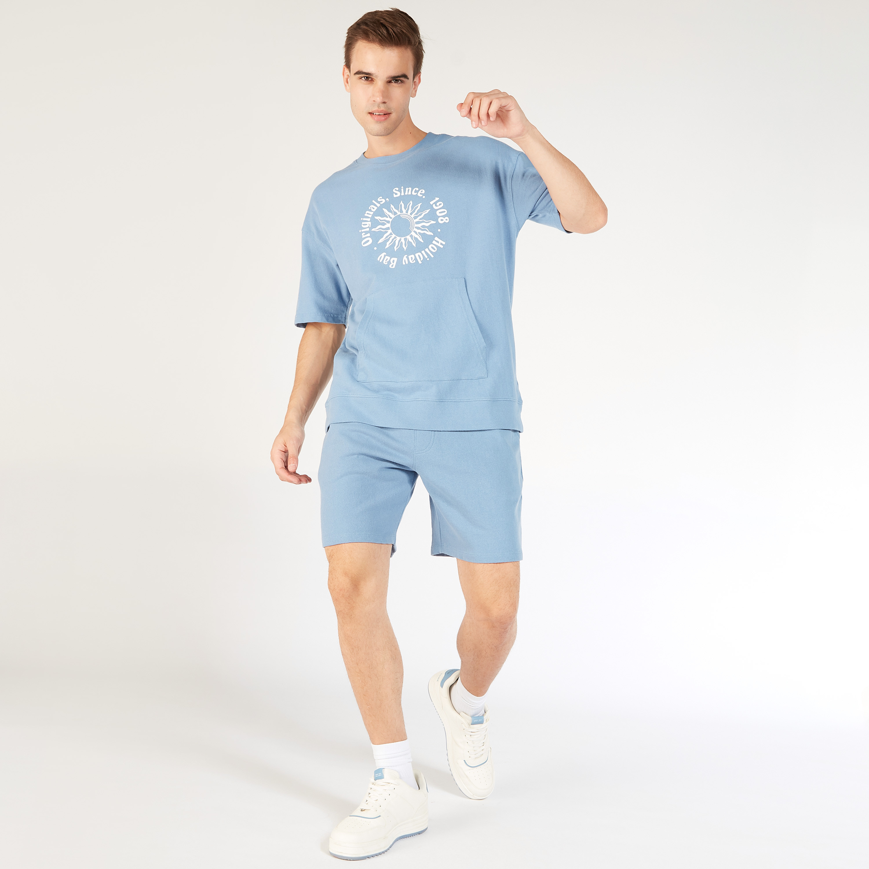 شورت سادة برباط وجيوب من لي كوبر-men-clothing-bottoms-shorts-image-2
