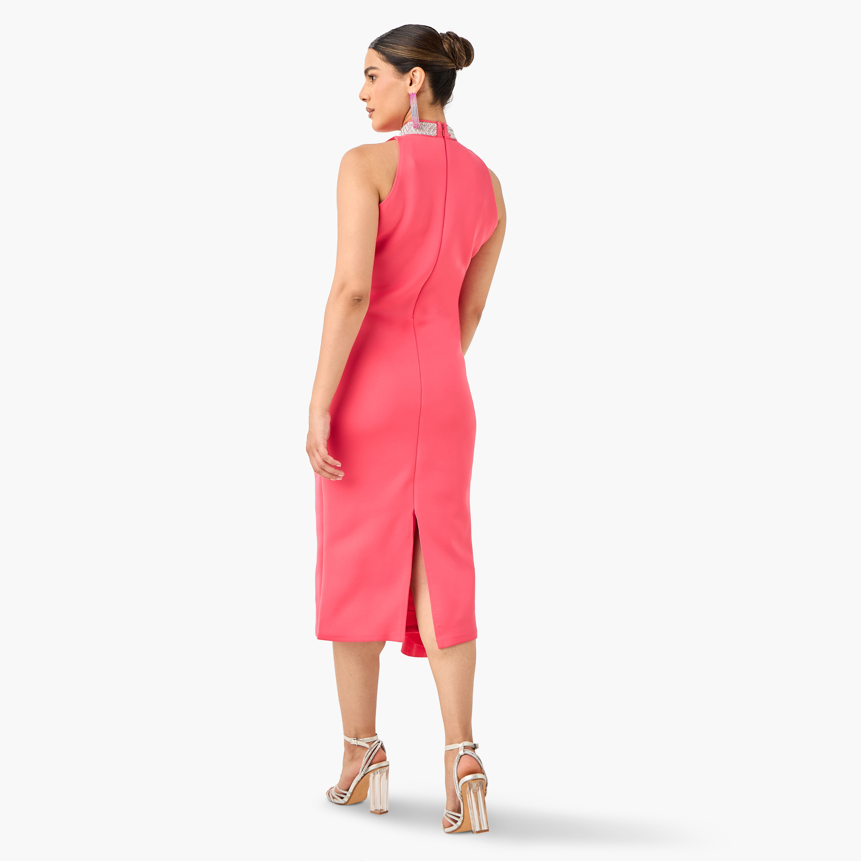 فستان ضيق بياقة عالية ودون أكمام مع لوح كشكش وتزيينات من جولدن أبل-women-clothing-dresses-image-8