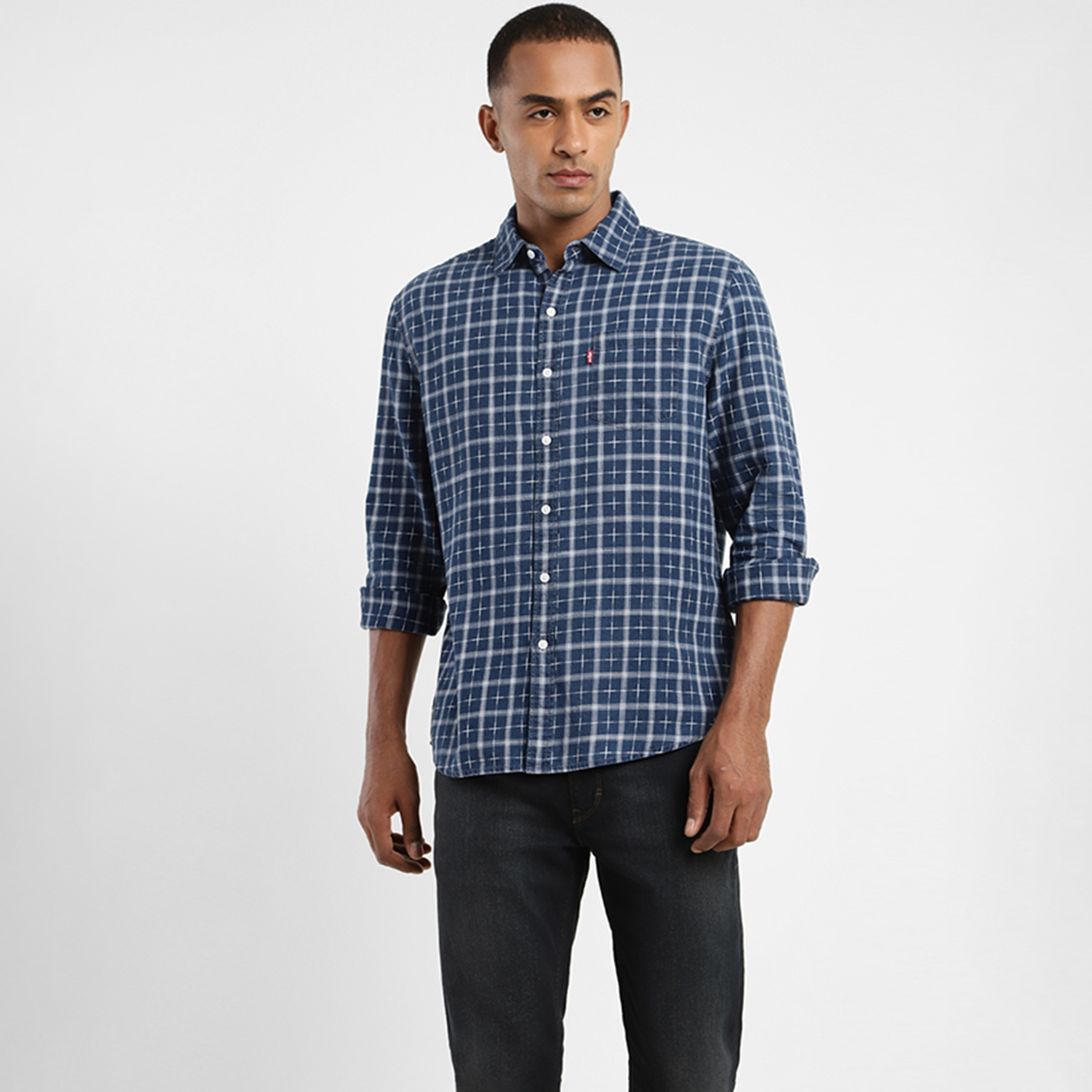 قميص كاجوال بأكمام طويلة مع سليم فت من ليفايز مع مربعات-men-clothing-shirts-image-1