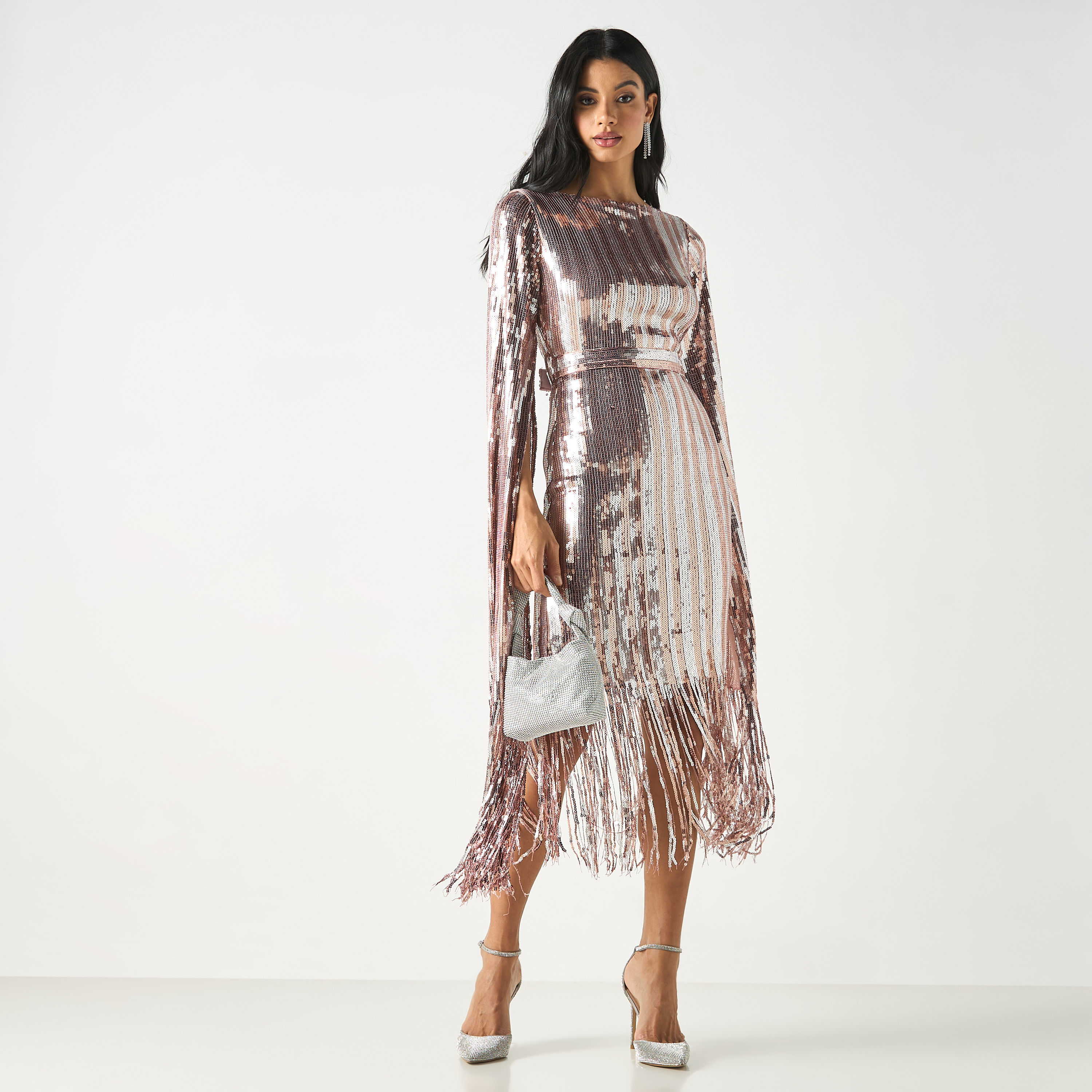 فستان ميدي بحافة بشرّابات وتفاصيل ترتر من جولدن أبل-women-clothing-dresses-image-1