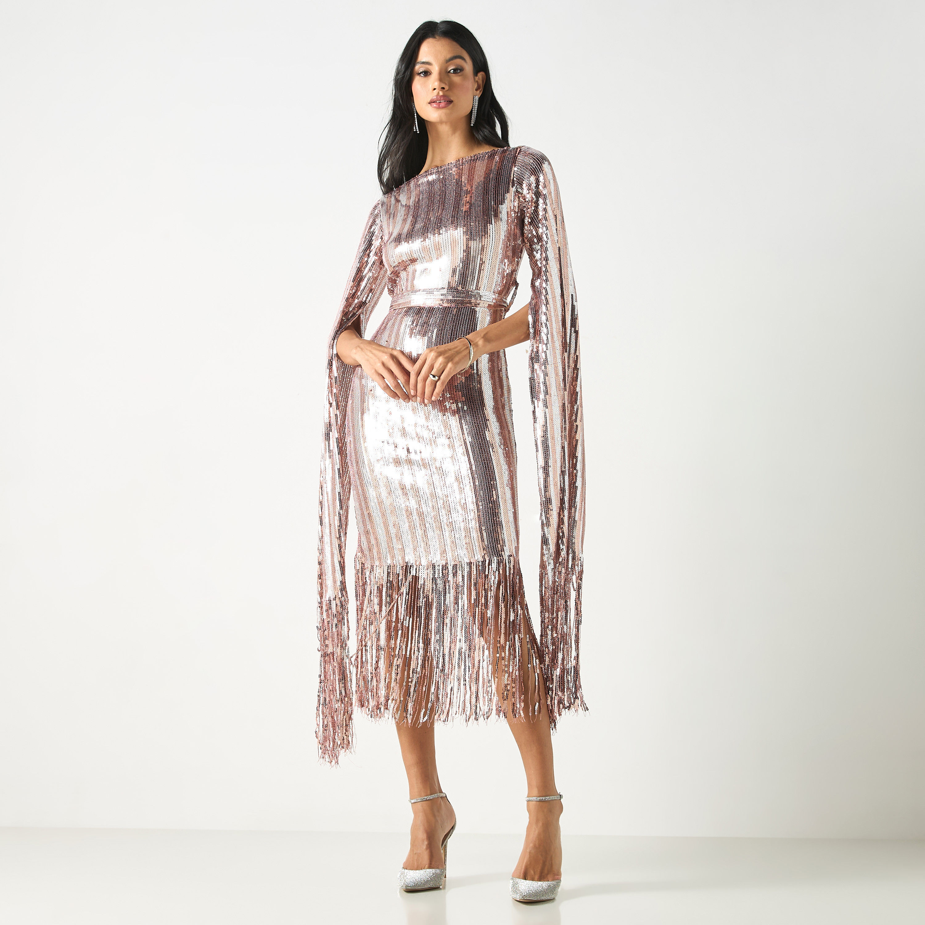 فستان ميدي بحافة بشرّابات وتفاصيل ترتر من جولدن أبل-women-clothing-dresses-image-2