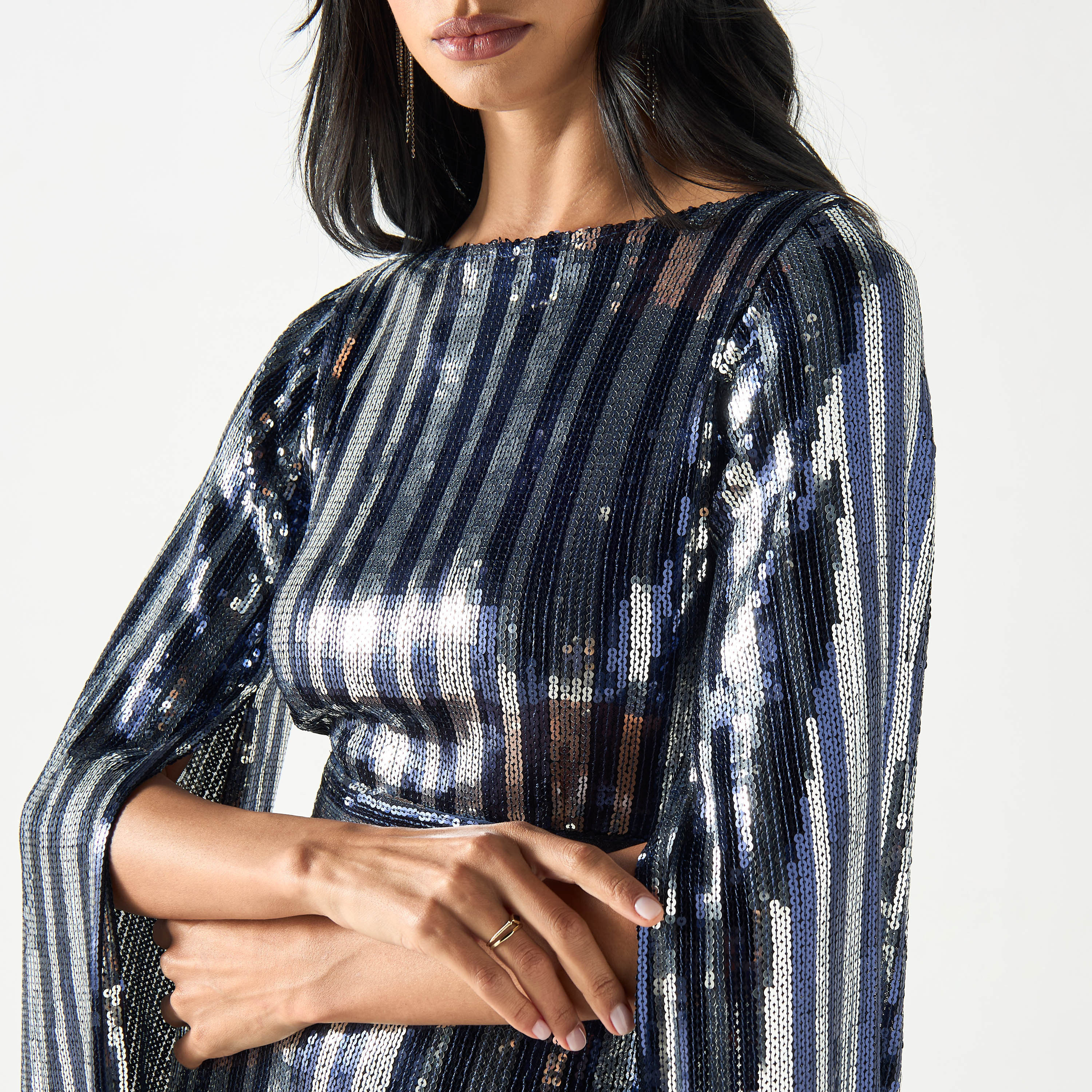 فستان ميدي بحافة بشرّابات وتفاصيل ترتر من جولدن أبل-women-clothing-dresses-image-9
