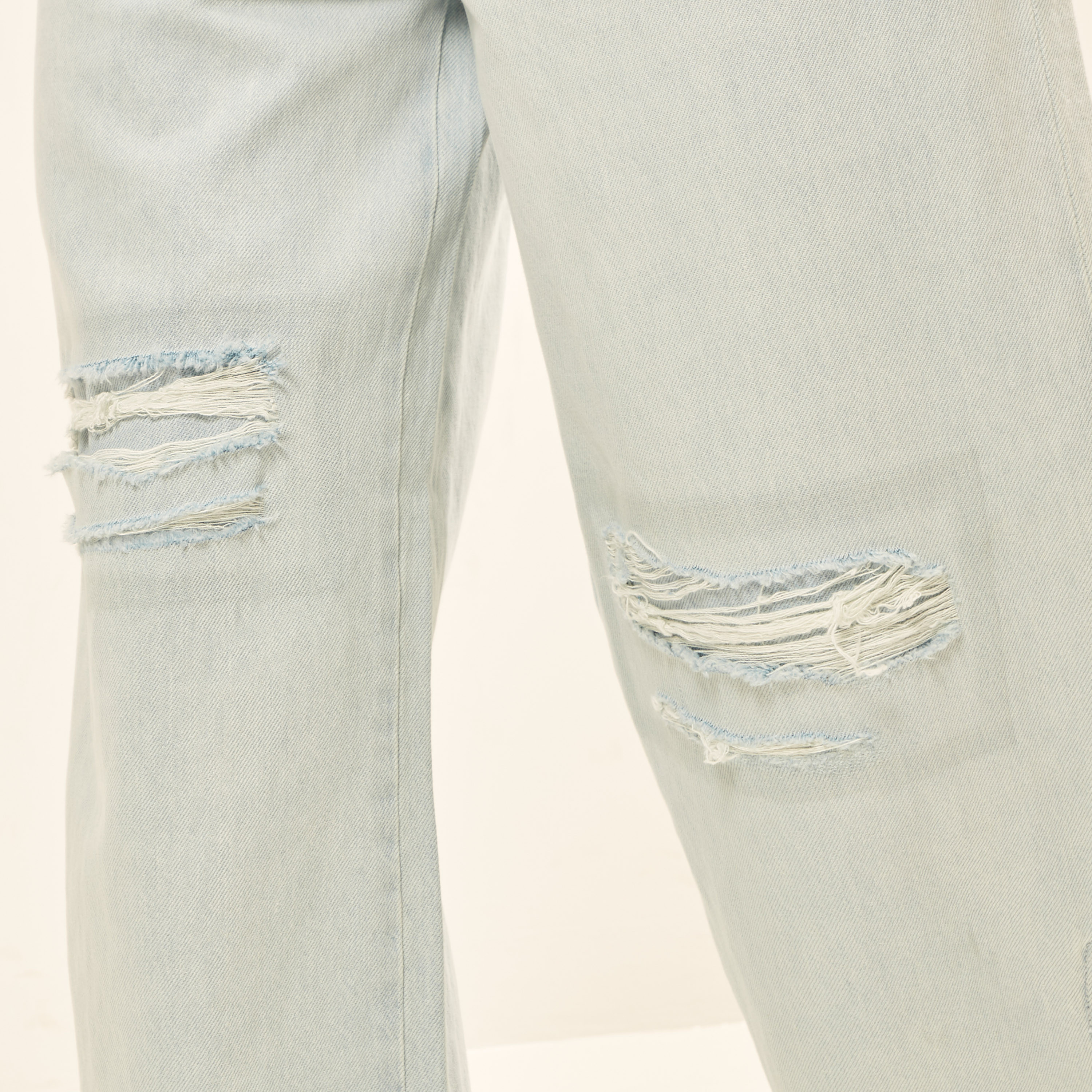 بنطلون جينز ممزق سادة برباط إغلاق وخصر متوسط الارتفاع-women-clothing-bottoms-jeans-image-4