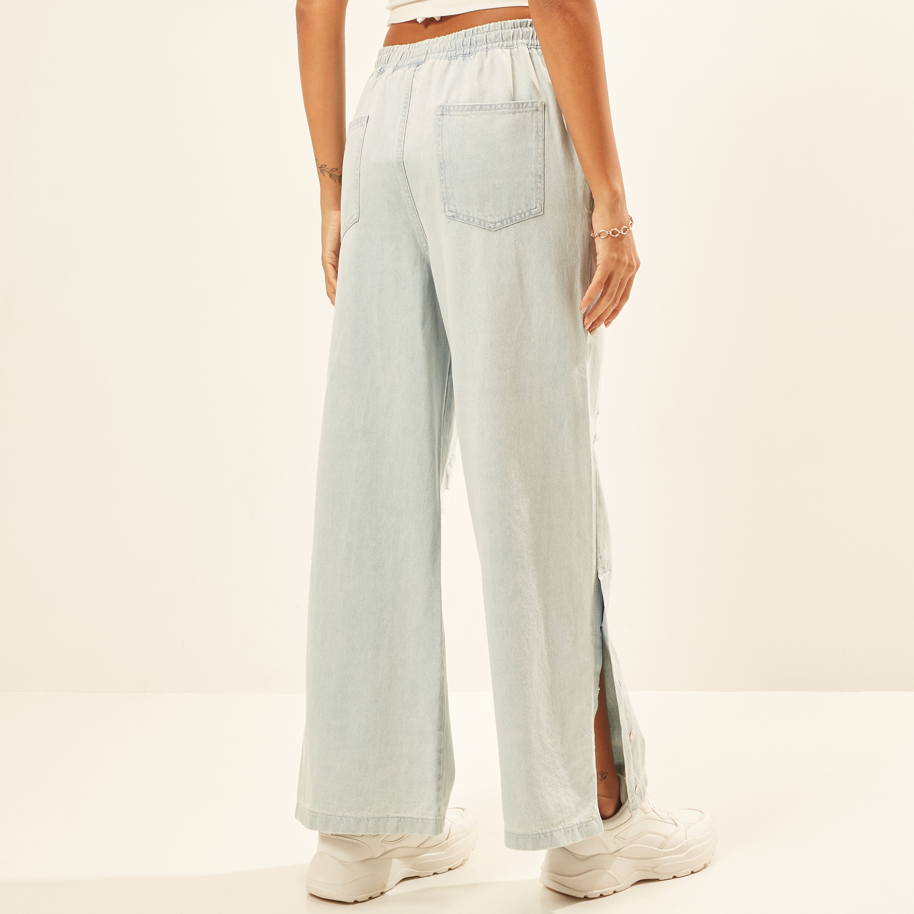 بنطلون جينز ممزق سادة برباط إغلاق وخصر متوسط الارتفاع-women-clothing-bottoms-jeans-image-5
