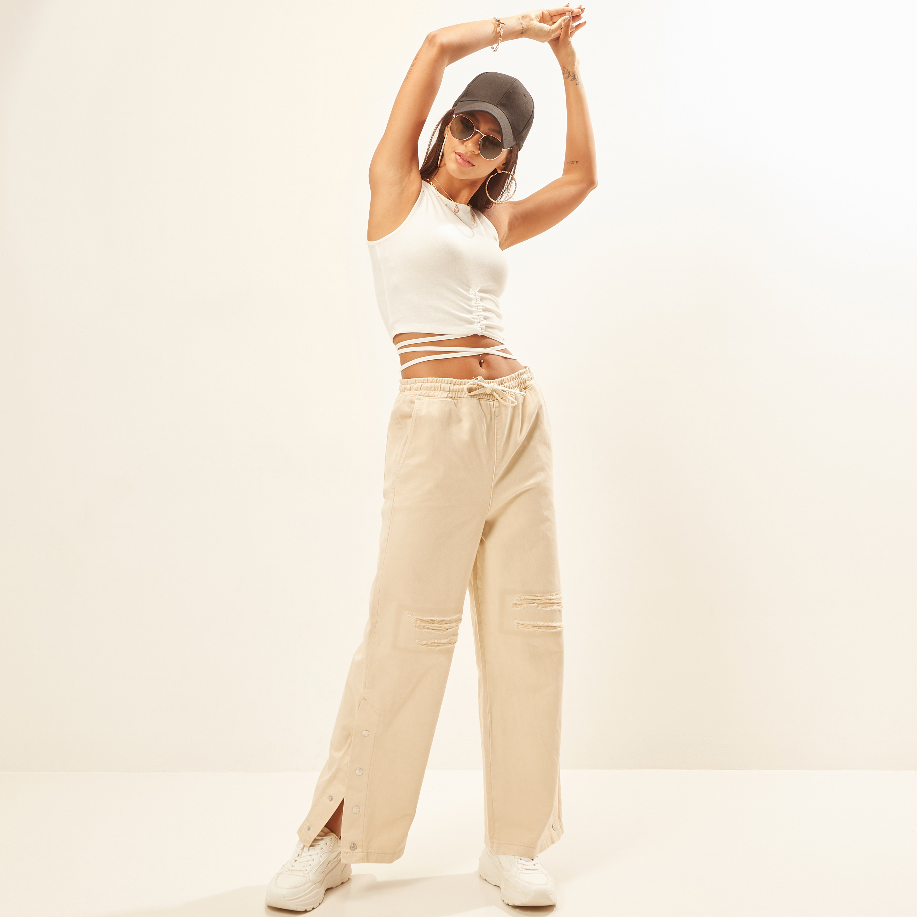 بنطلون جينز ممزق سادة برباط إغلاق وخصر متوسط الارتفاع-women-clothing-bottoms-jeans-image-6