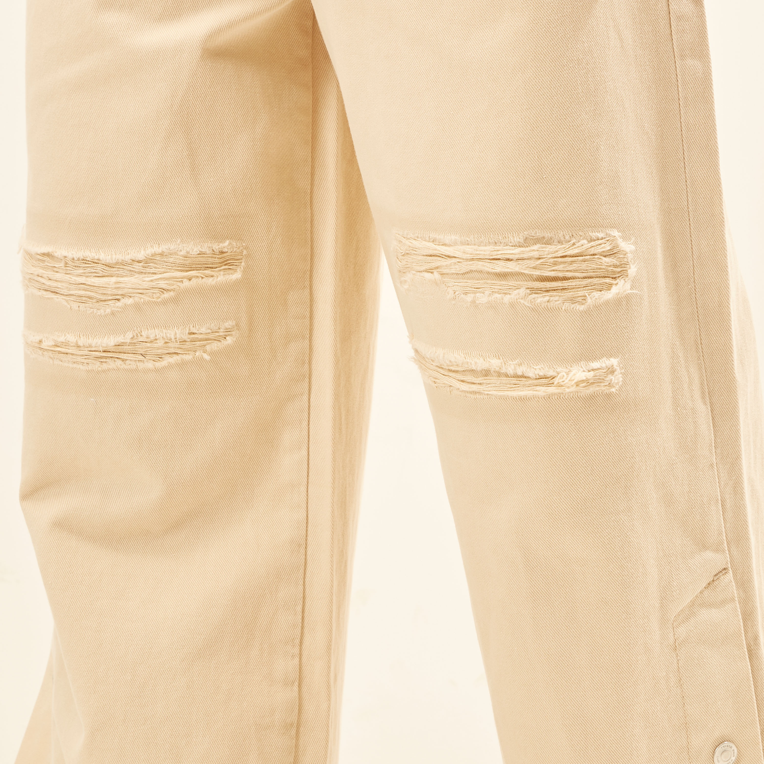 بنطلون جينز ممزق سادة برباط إغلاق وخصر متوسط الارتفاع-women-clothing-bottoms-jeans-image-9