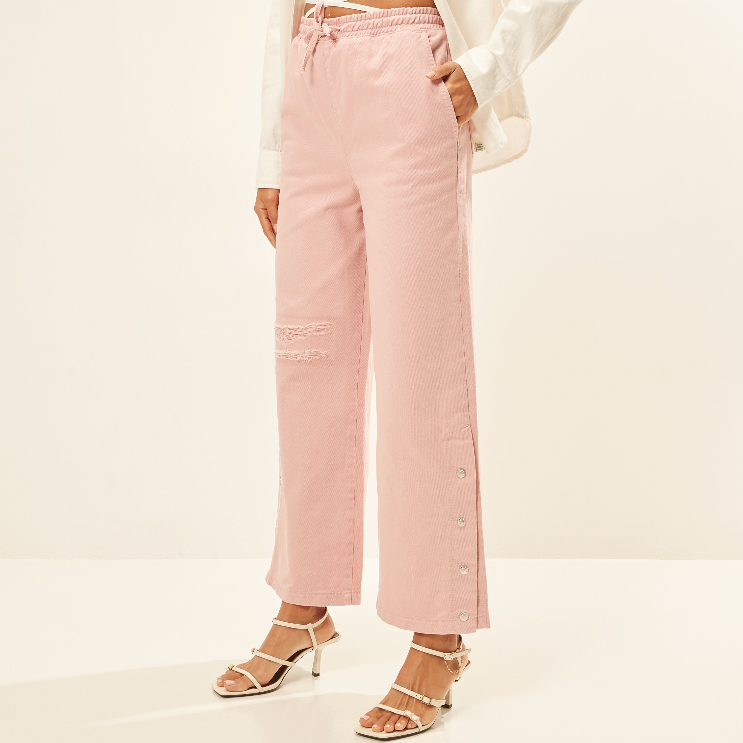 بنطلون جينز ممزق سادة برباط إغلاق وخصر متوسط الارتفاع-women-clothing-bottoms-jeans-image-11