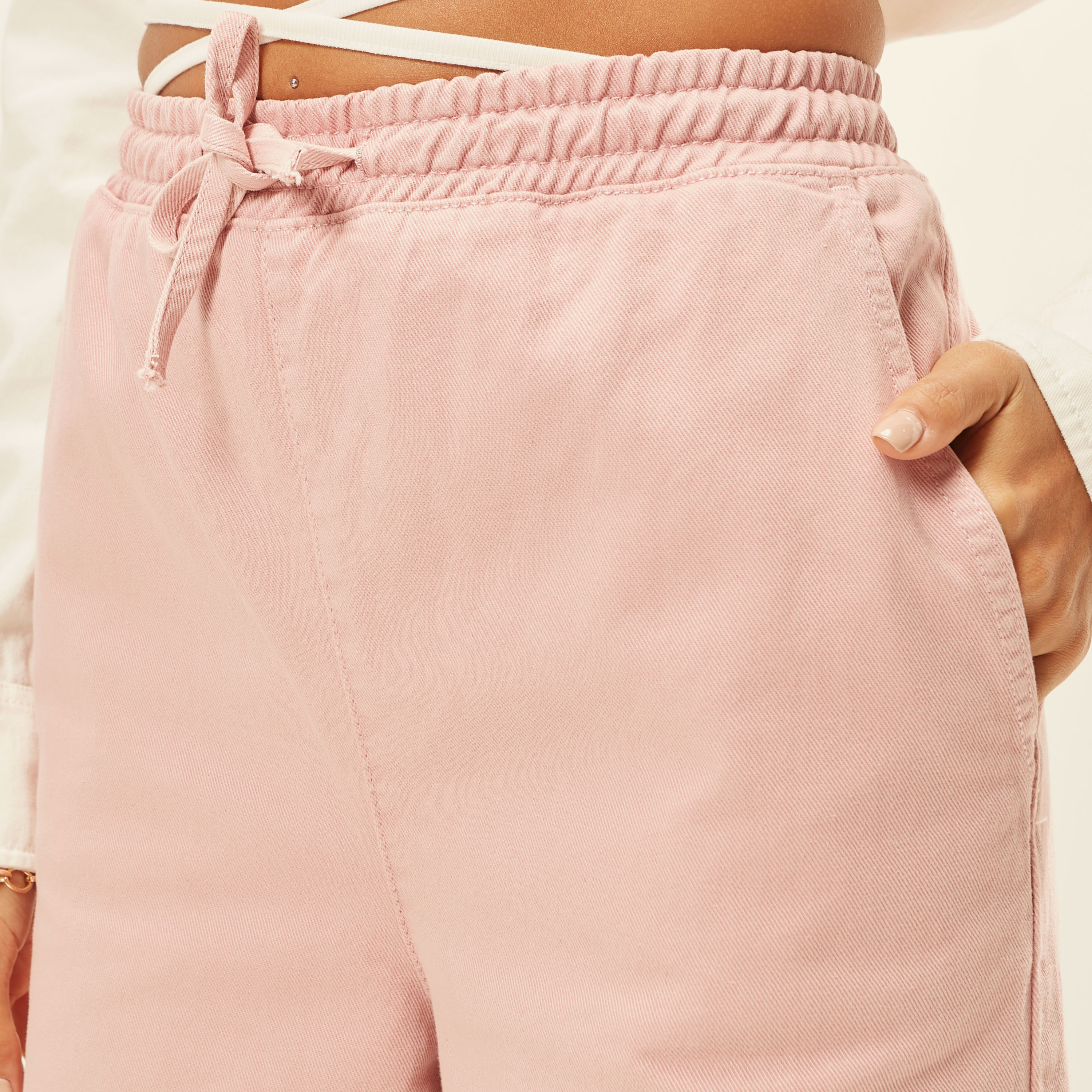 بنطلون جينز ممزق سادة برباط إغلاق وخصر متوسط الارتفاع-women-clothing-bottoms-jeans-image-14