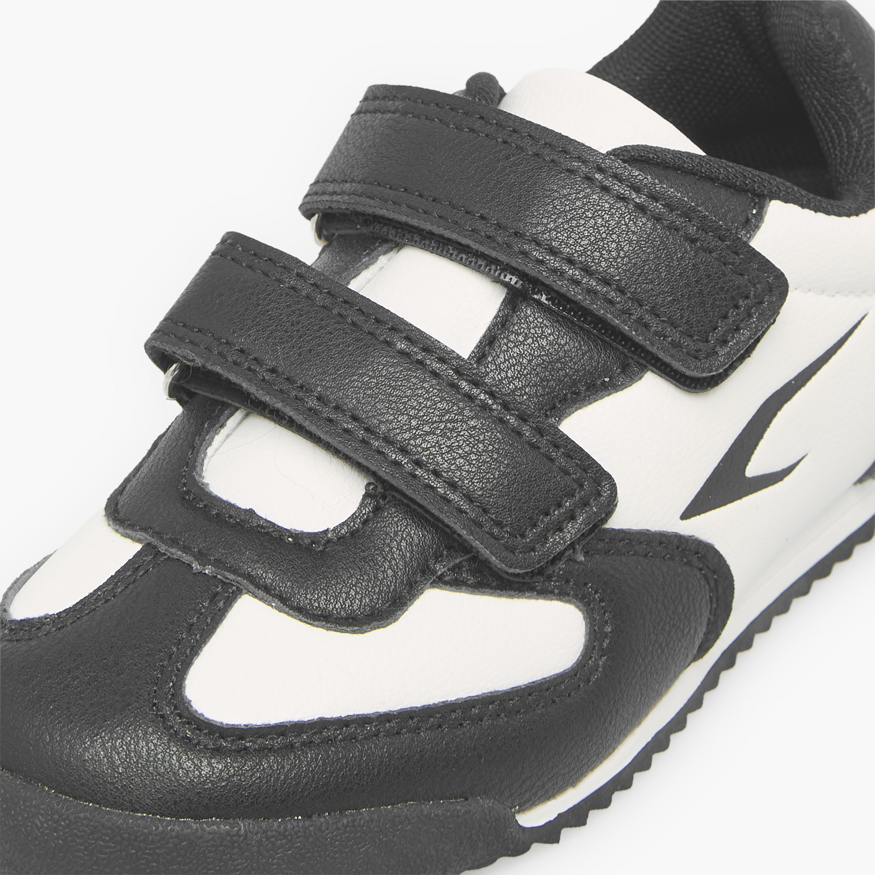 حذاء سنيكرز بطول الكاحل وشريط إغلاق لاصق للأولاد من داش-boys-shoes-sneakers-image-7