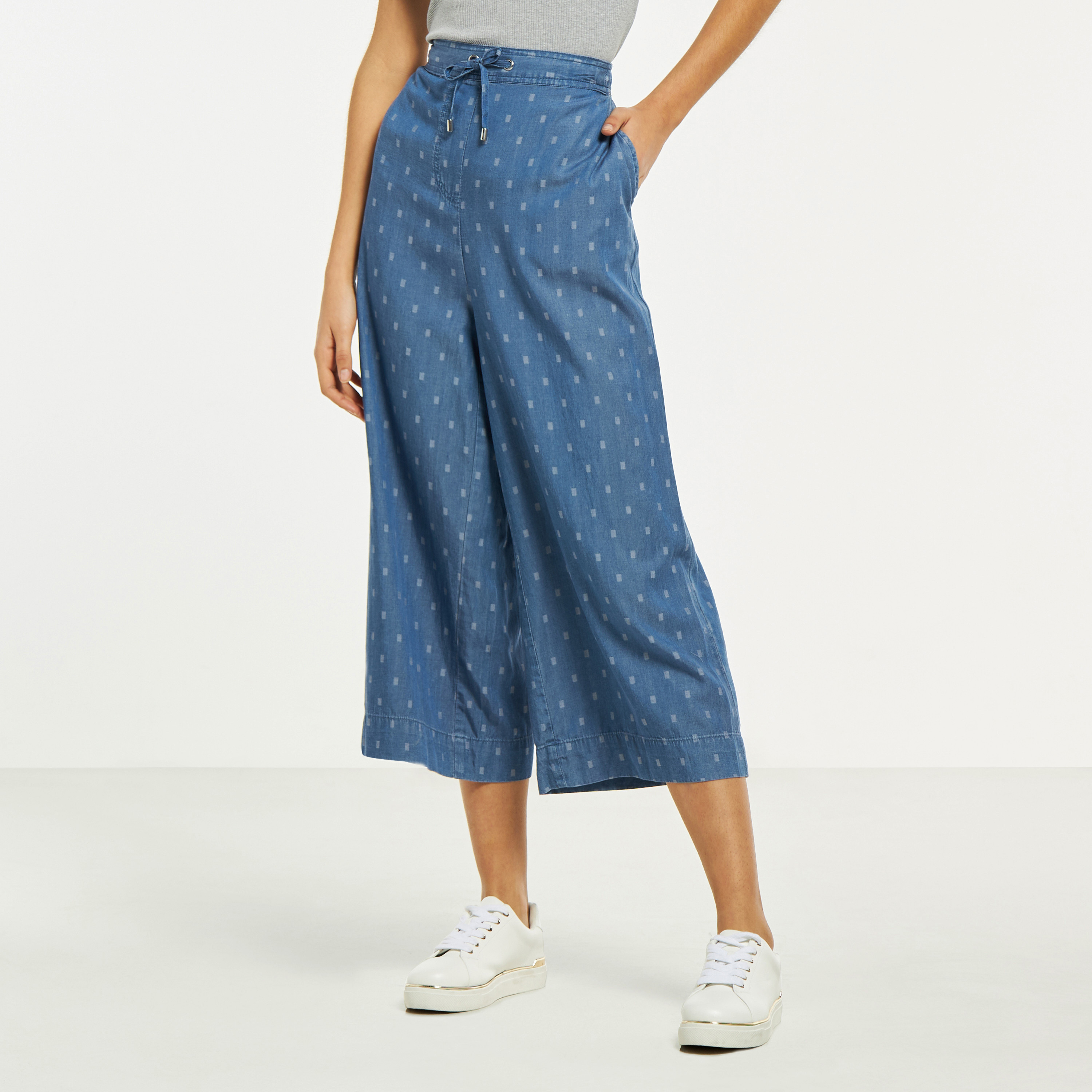 Buy Women s Printed Wide Leg Culottes Pants with Pockets and Drawstring Closure Online Centrepoint UAE