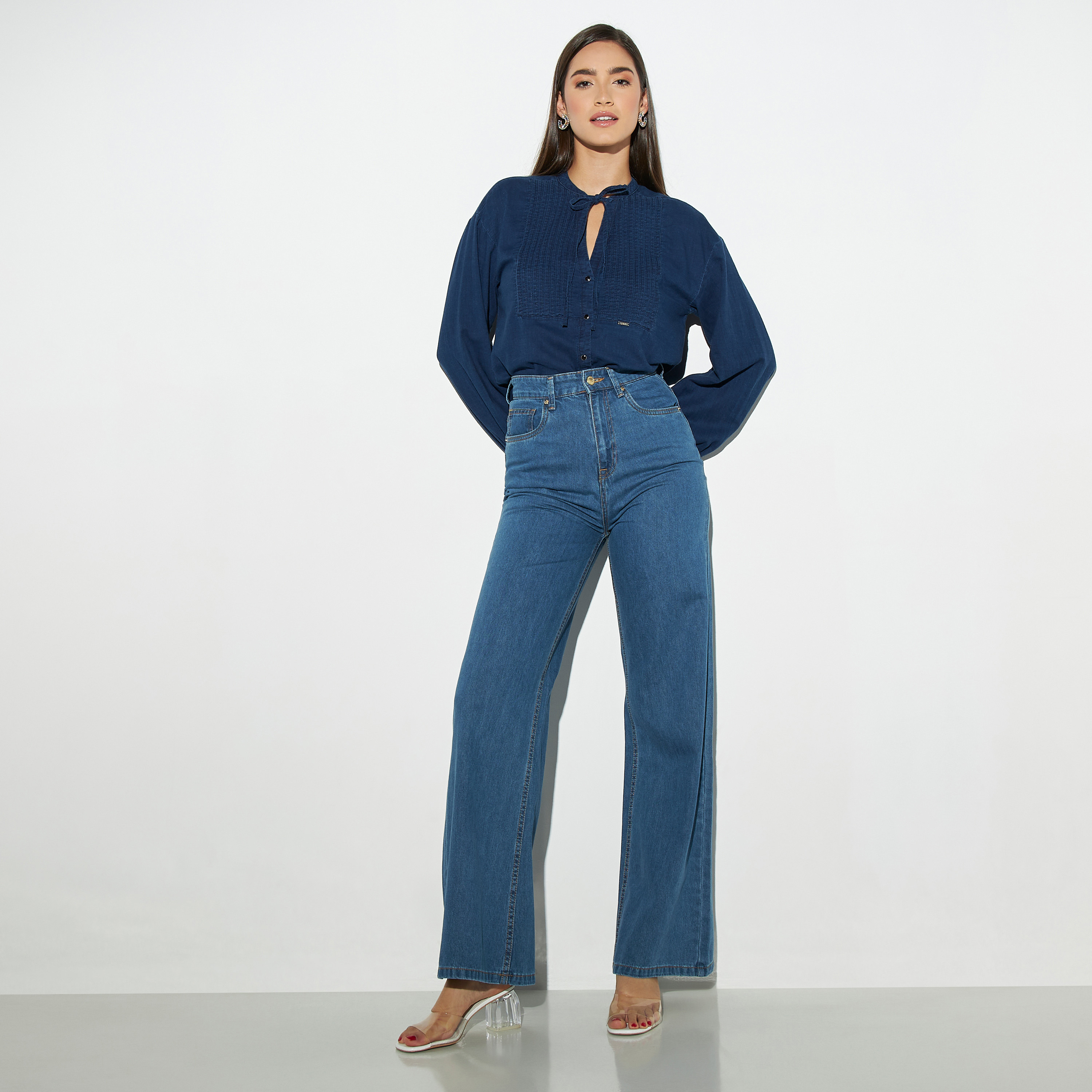 بنطلون جينز واسع الساقين بجيوب-women-clothing-bottoms-jeans-image-2