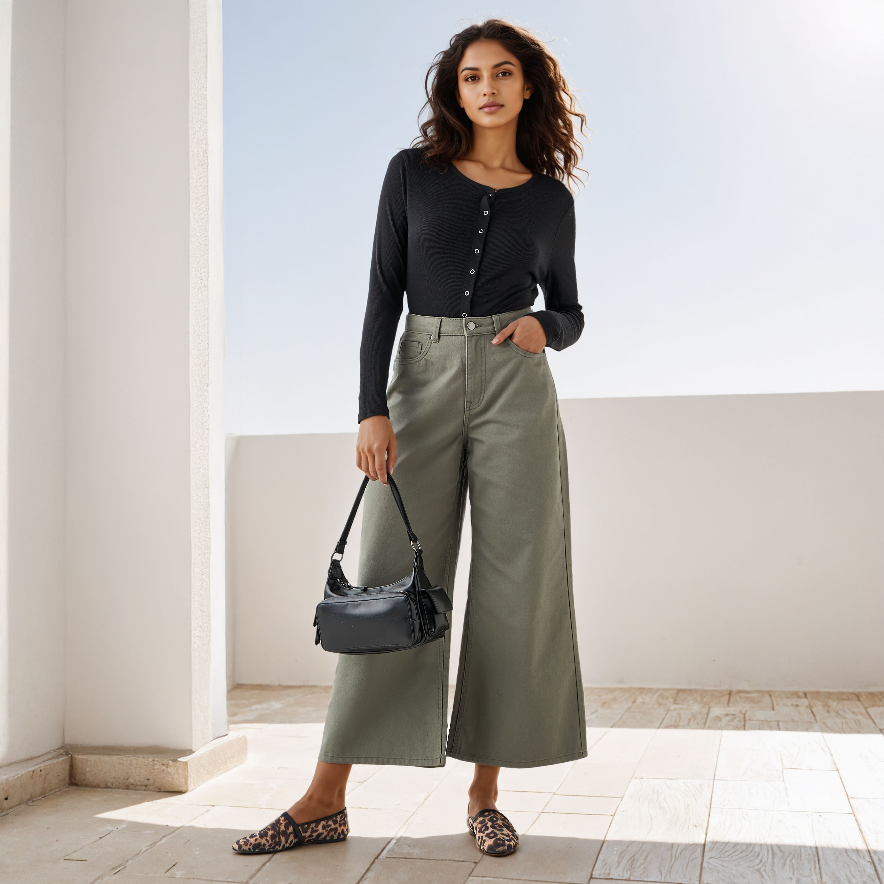 بنطلون جينز قصير بساق واسعة وجيوب-women-clothing-bottoms-jeans-image-2