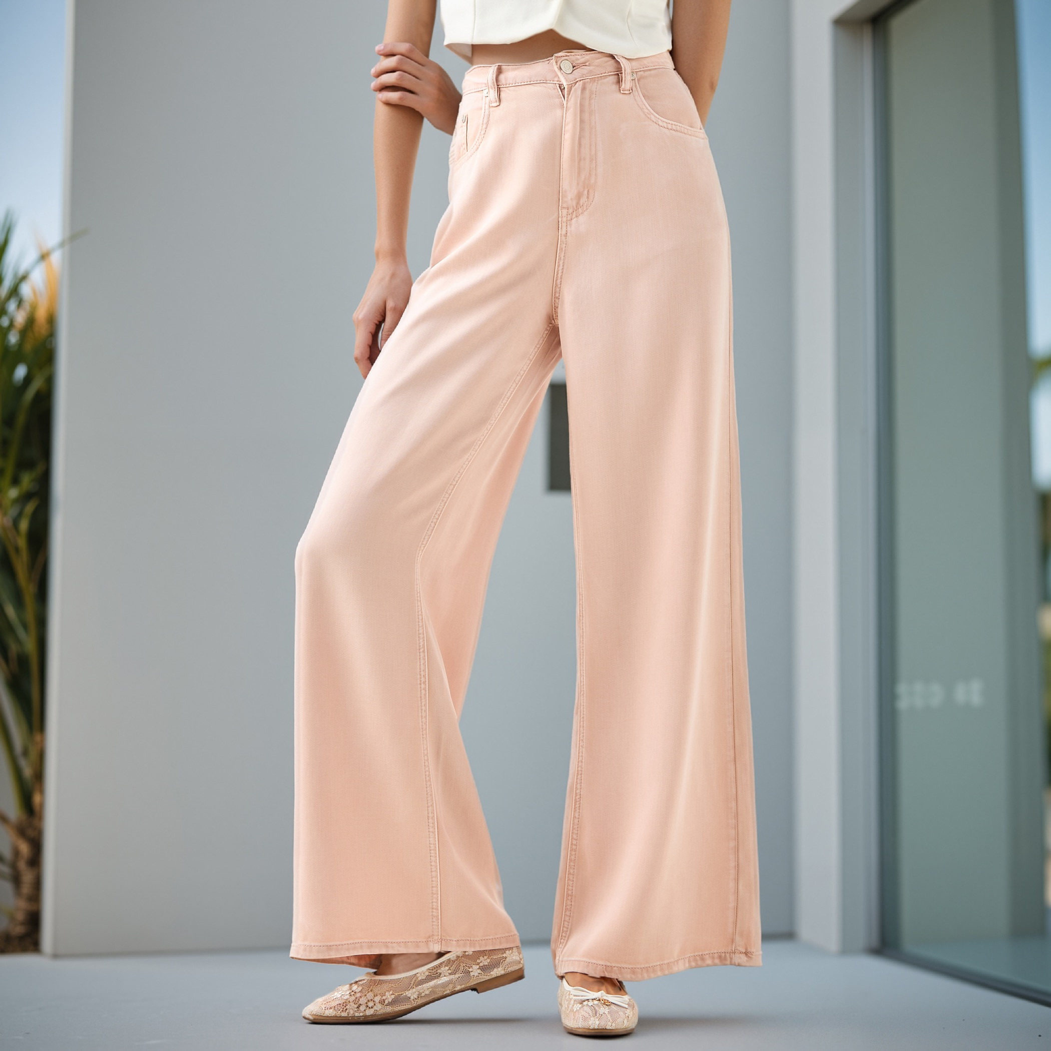 بنطلون جينز تينسيل واسع الساقين-women-clothing-bottoms-jeans-image-1
