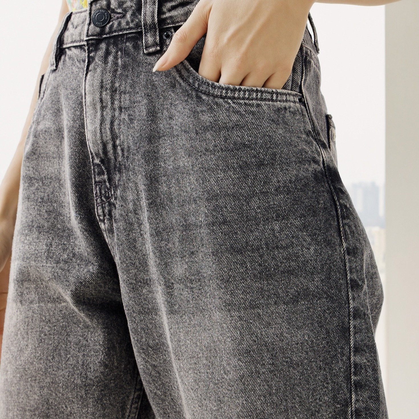 Mom Fit High-Rise Jeans with Pockets-women-clothing-bottoms-jeans-image-4