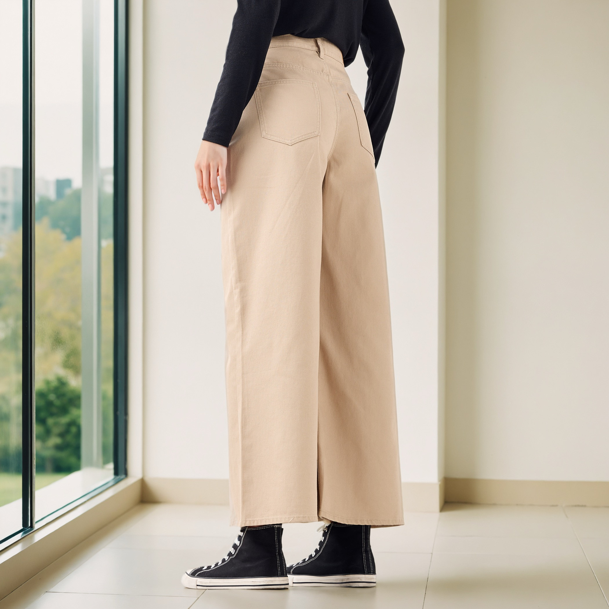 Cropped Wide Leg Jeans with Pockets-women-clothing-bottoms-jeans-image-3