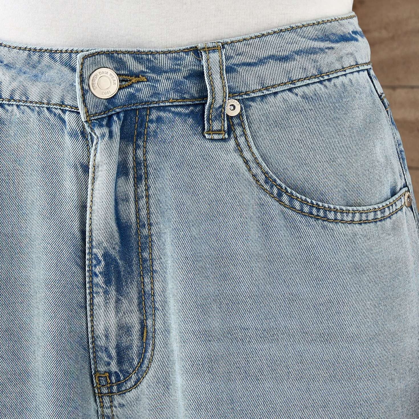 بنطلون جينز واسع الساقين بجيوب-women-clothing-bottoms-jeans-image-14