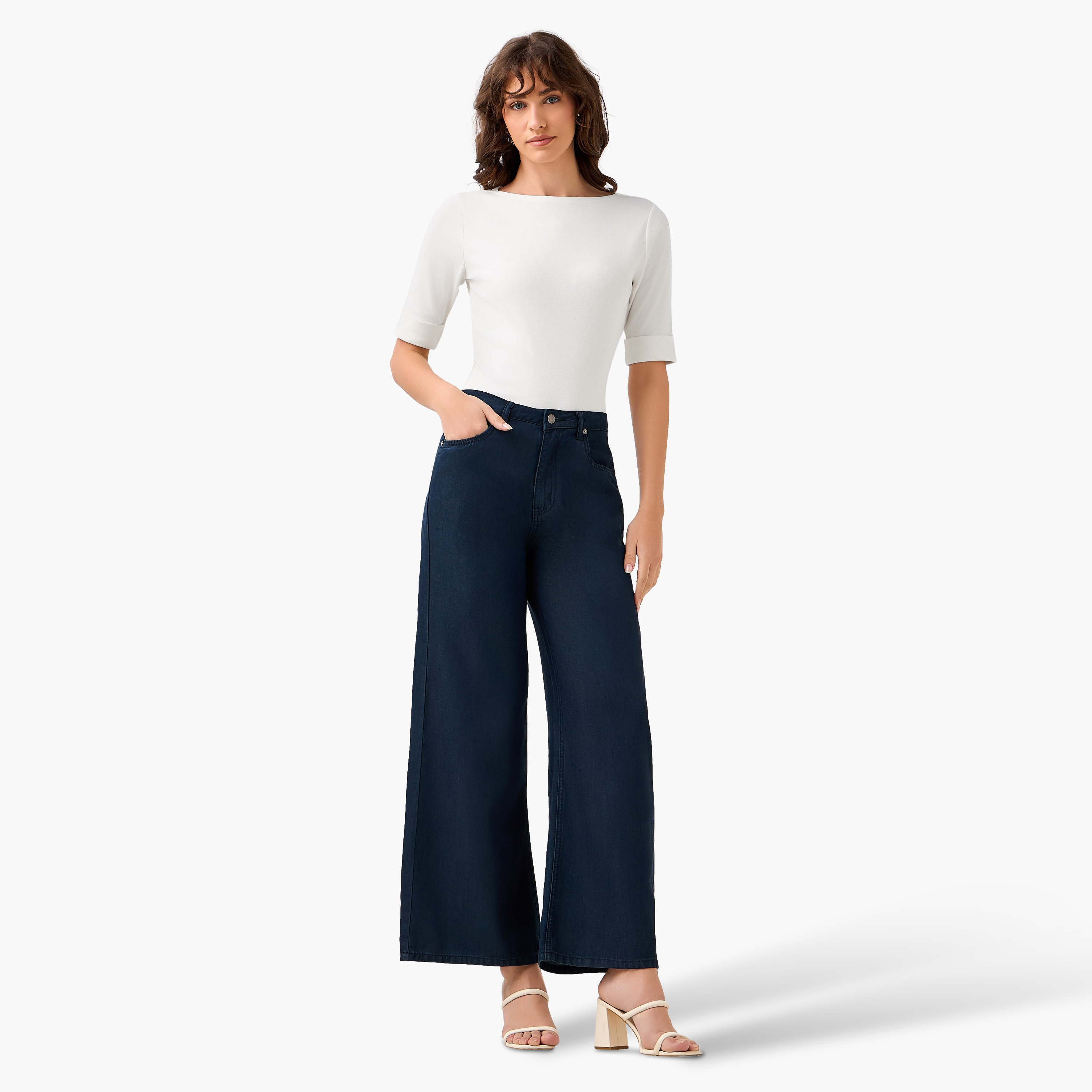 بنطلون جينز بساق واسعة وجيوب-women-clothing-bottoms-jeans-image-2