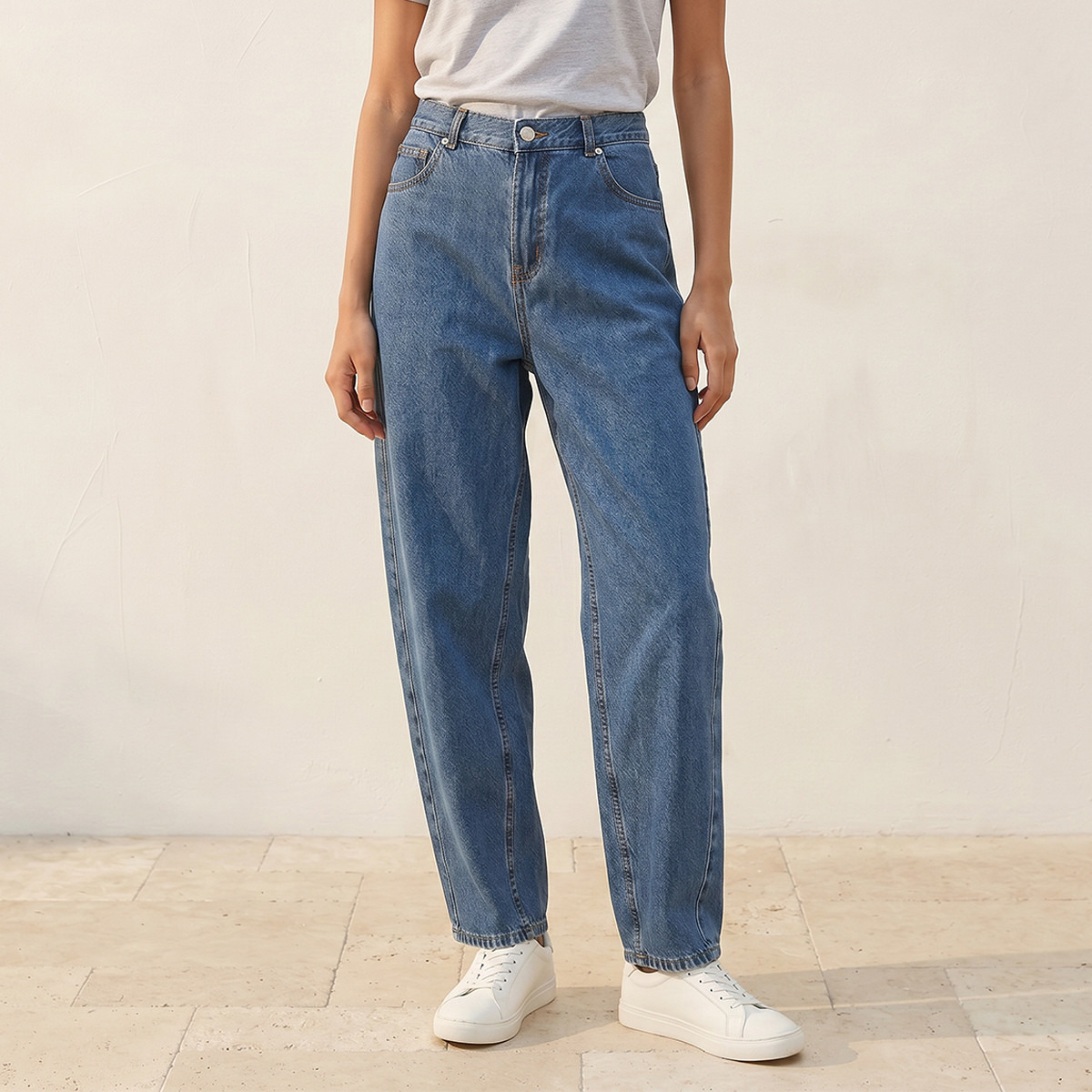 بنطلون جينز قطن بقصّة برميل وزر إغلاق وخياطة ملتوية من سبلاش دينم-women-clothing-bottoms-jeans-image-1