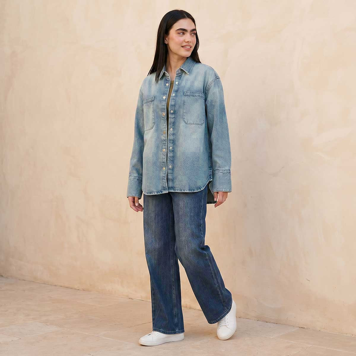 جاكيت قميص جينز من لي كوبر-women-clothing-shirtsandblouses-shirts-image-5