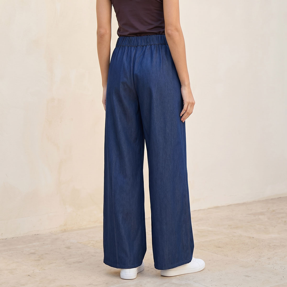 بنطلون جينز دينم واسع الساقين بخصر مرن وتفاصيل كسرات من سبلاش-women-clothing-bottoms-jeans-image-4