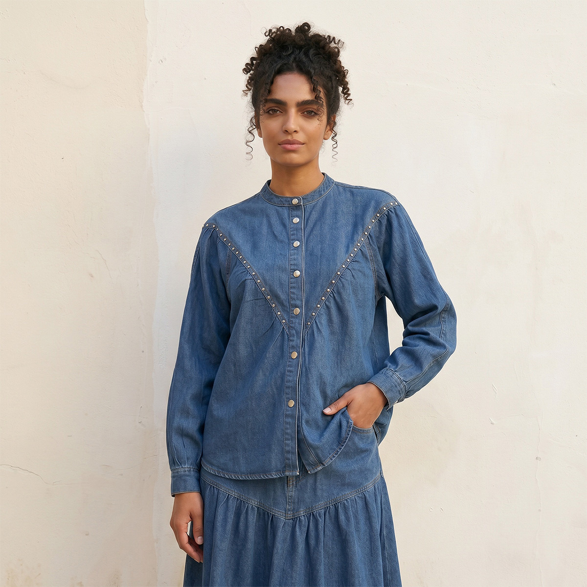 توب دنيم قطني بياقة ماندارين من سبلاش-women-clothing-shirtsandblouses-shirts-image-1