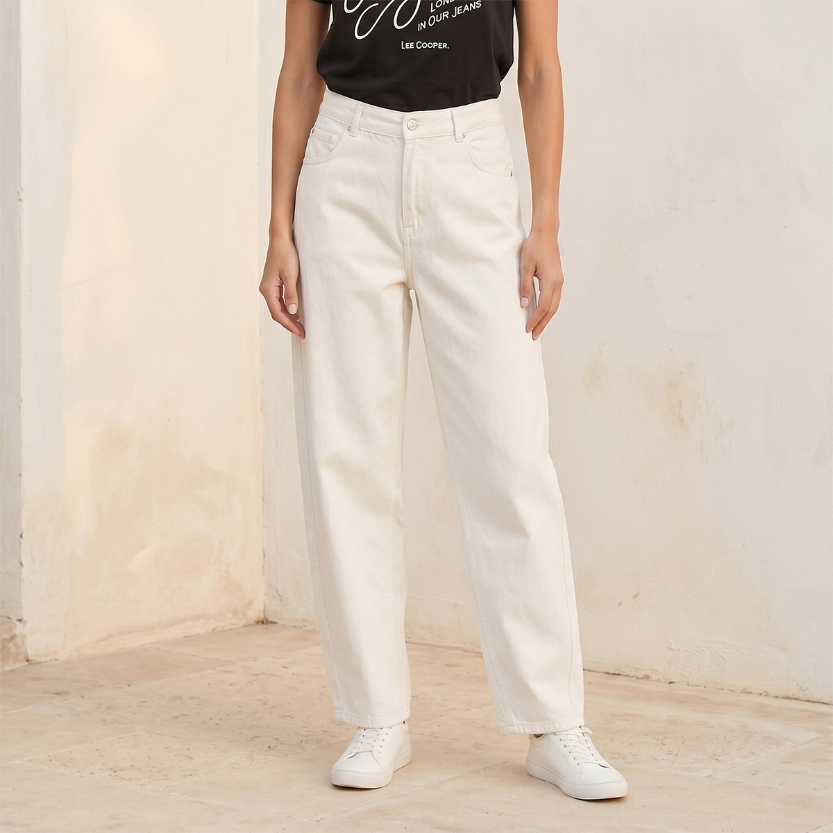 بنطلون جينز قطن بقصّة برميل وزر إغلاق وخياطة ملتوية من سبلاش دينم-women-clothing-bottoms-jeans-image-1