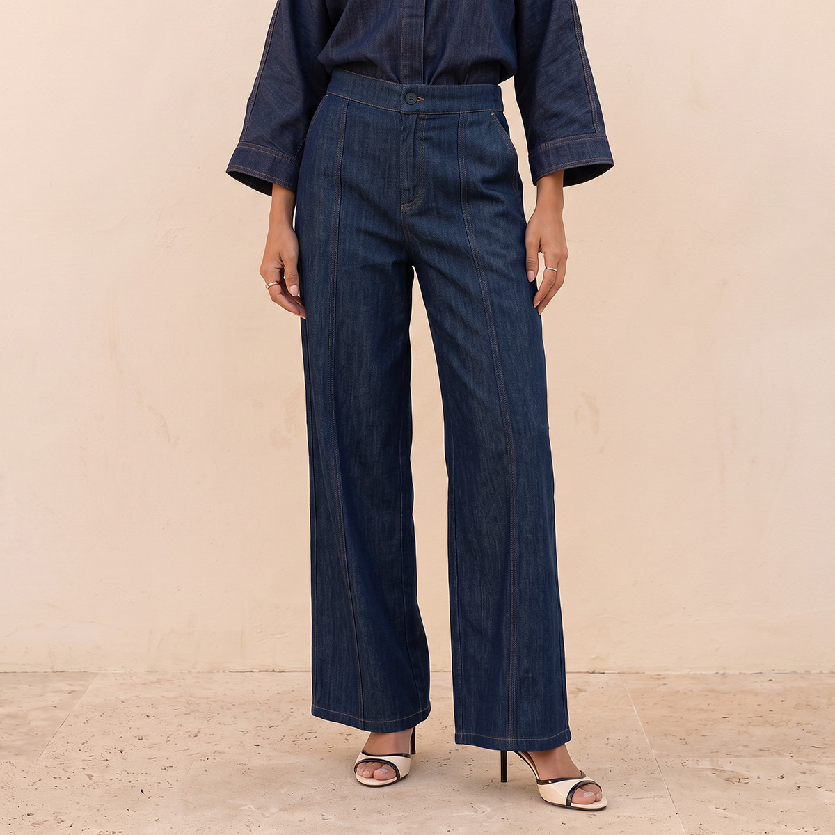 بنطلون جينز بقصة مرتخية وحزام خصر نصف مطاطي من سبلاش دينم-women-clothing-bottoms-jeans-image-1