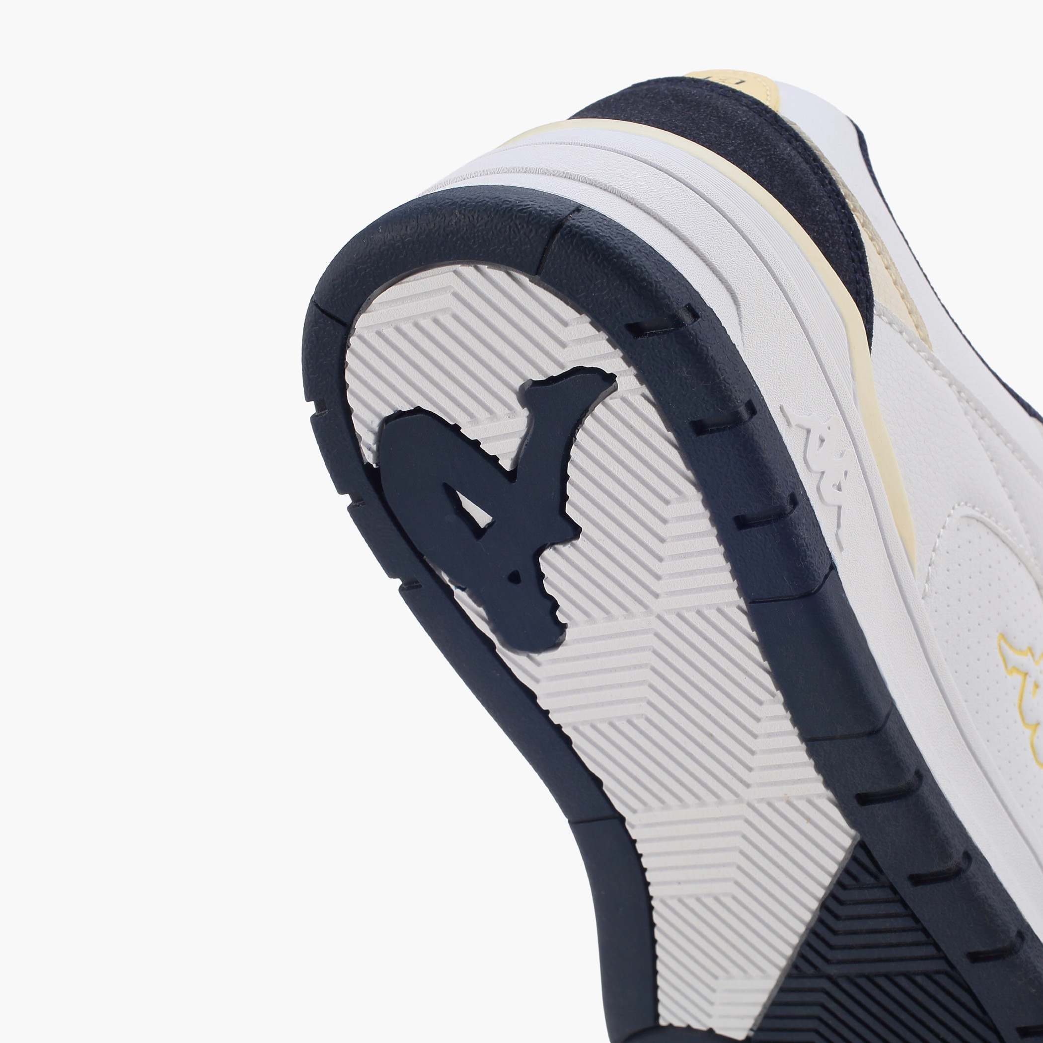 حذاء رياضي برباط إغلاق للرجال من كابا-men-shoes-sports-image-5