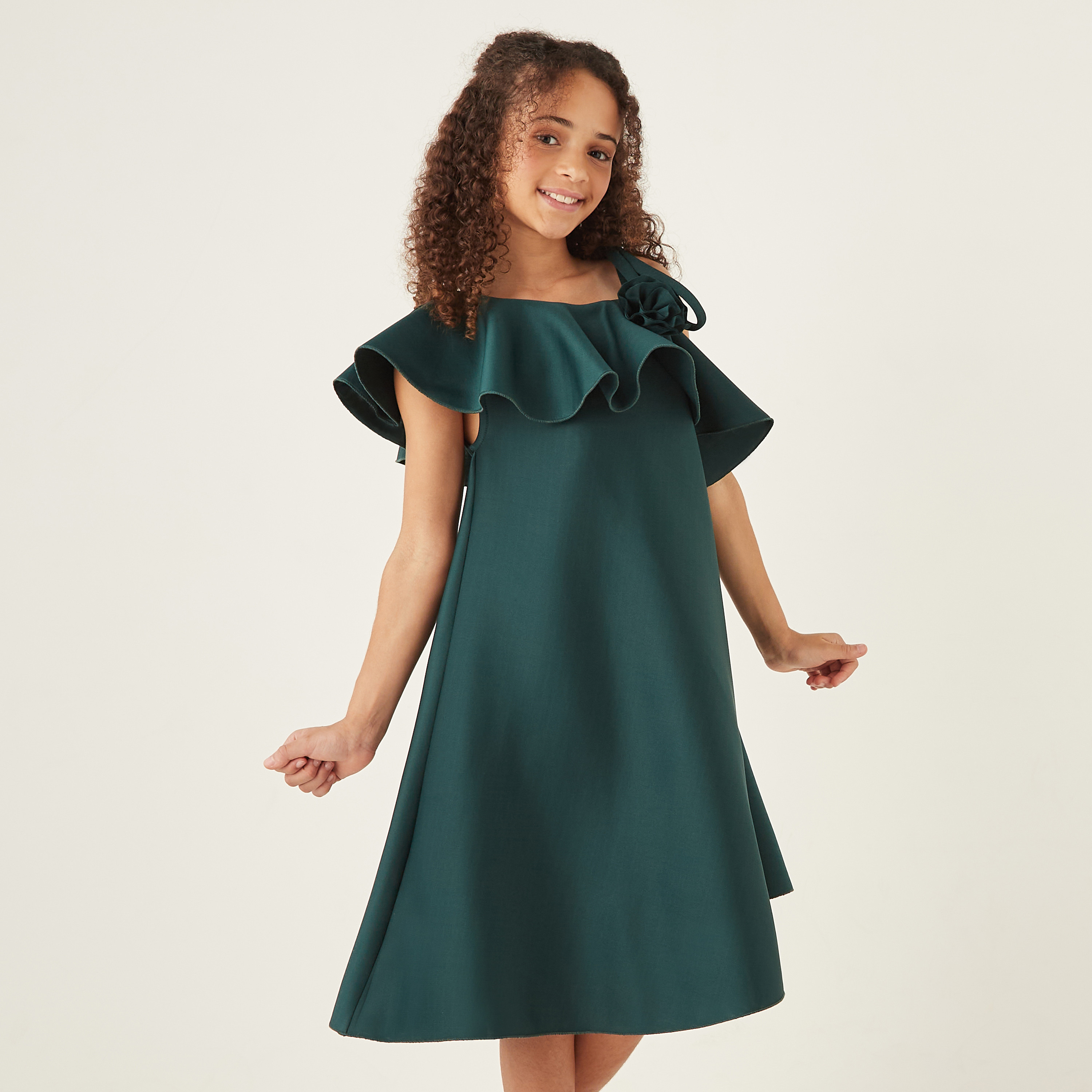 فستان دون أكمام بزينة فيونكة وتفاصيل لوح من ليتل جولدن أبل-girls-clothing-dressesandjumpsuits-image-6