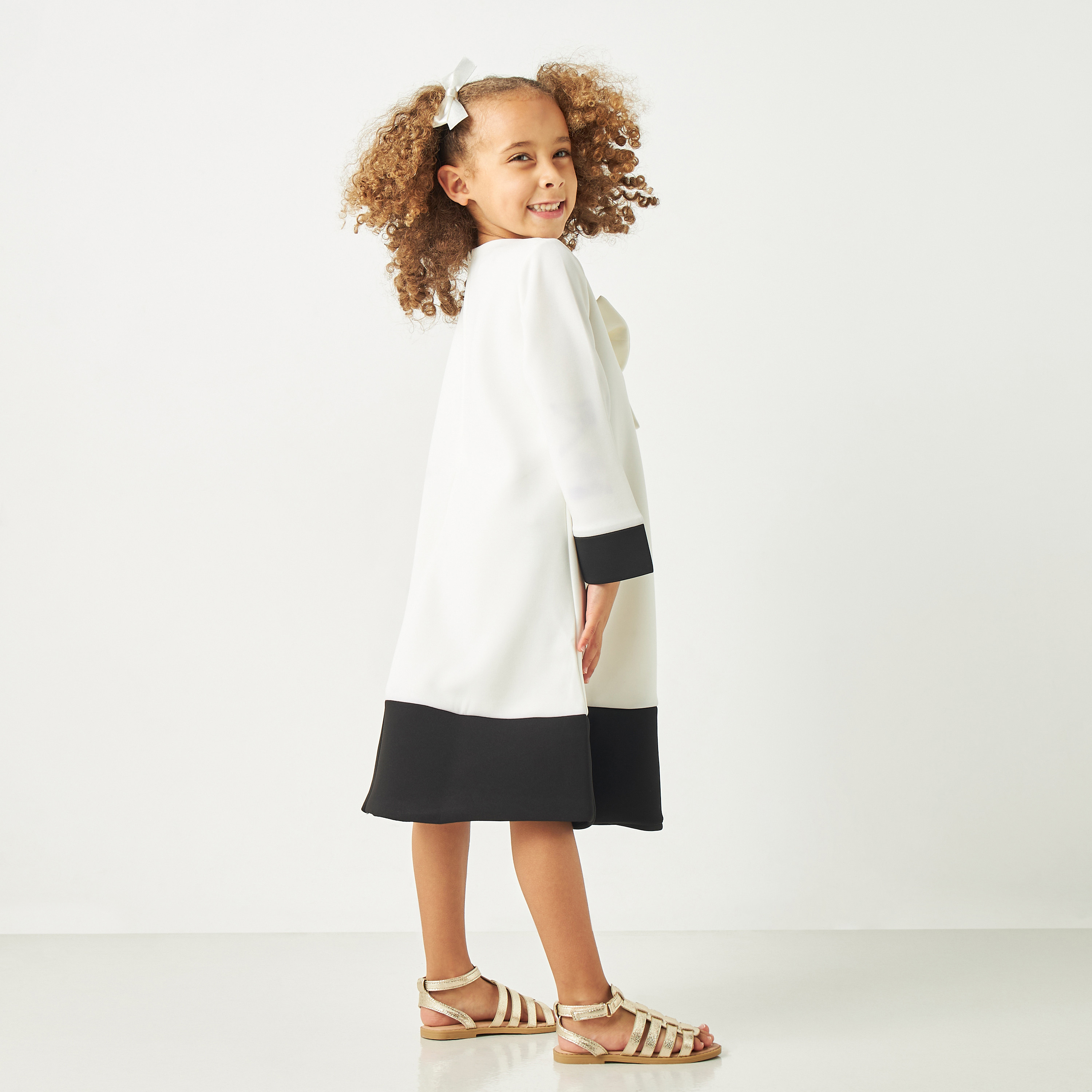 فستان قوالب ملونة بأكمام طويلة وفيونكة من ليتل جولدن أبل-girls-clothing-dressesandjumpsuits-image-11