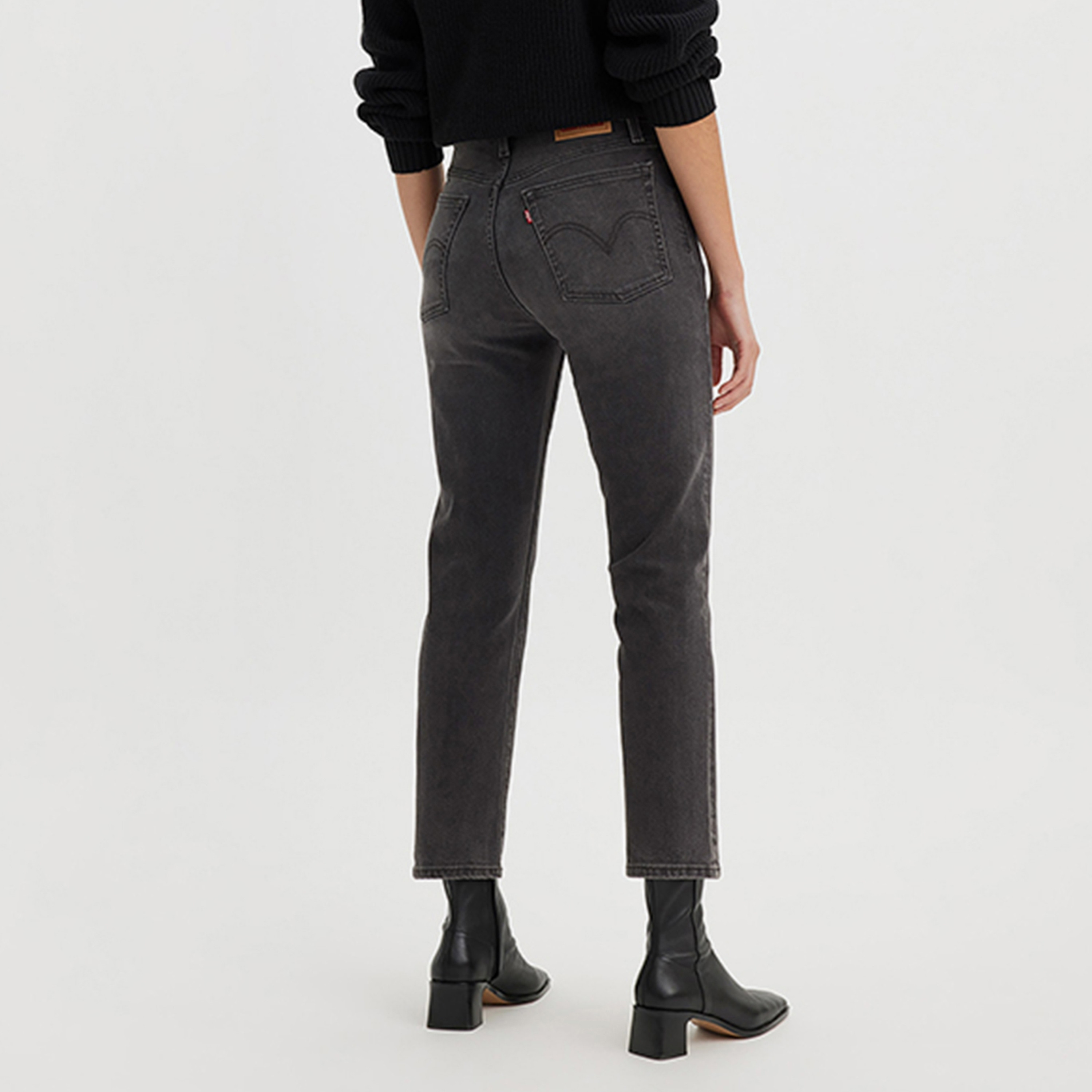 بنطلون جينز نسائي ضيق أسود بخمسة جيوب، مقاس 28 من ليفايس-women-clothing-bottoms-jeans-image-3