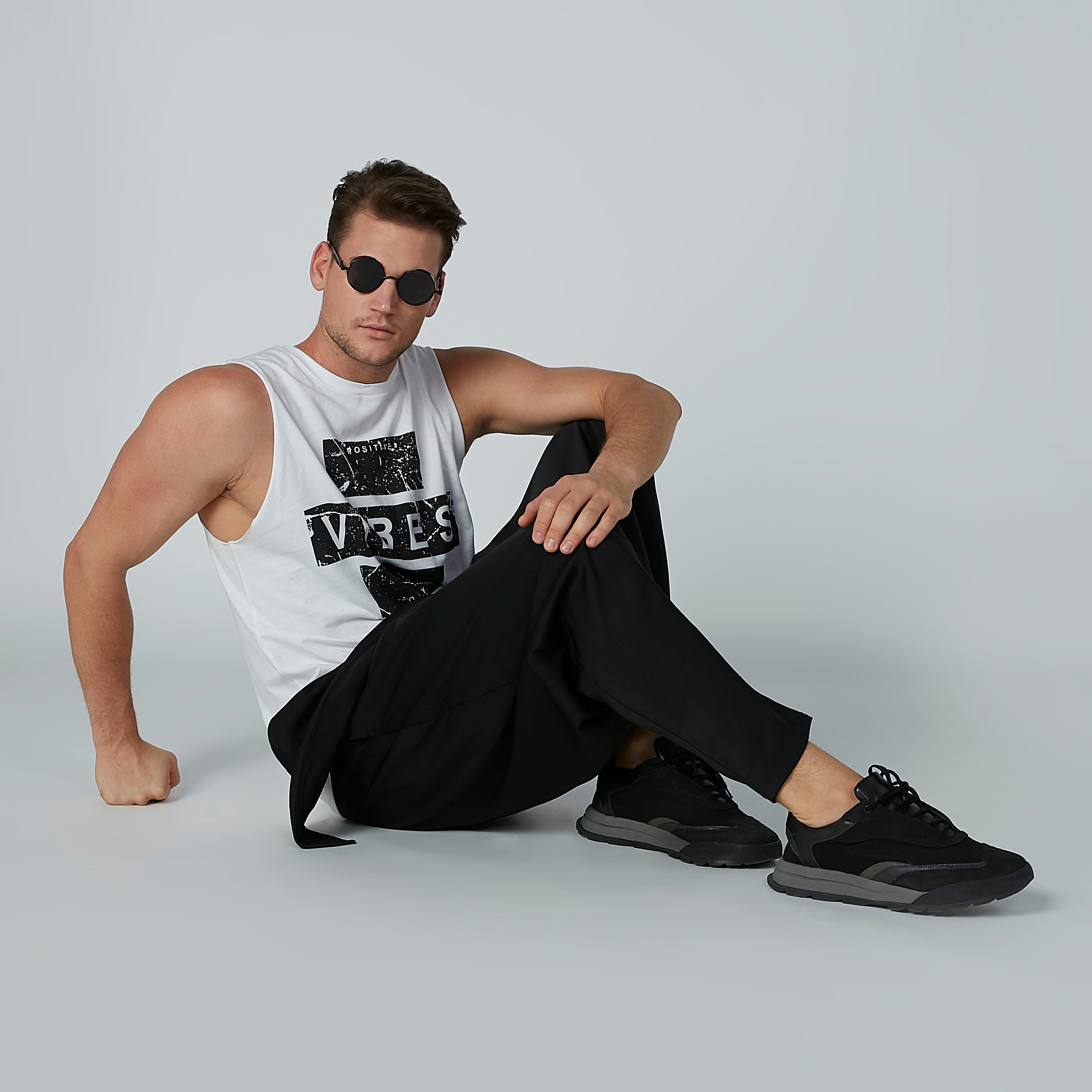 بنطال واسع سادة برباط إغلاق-men-clothing-bottoms-trousersandchinos-trousers-image-2