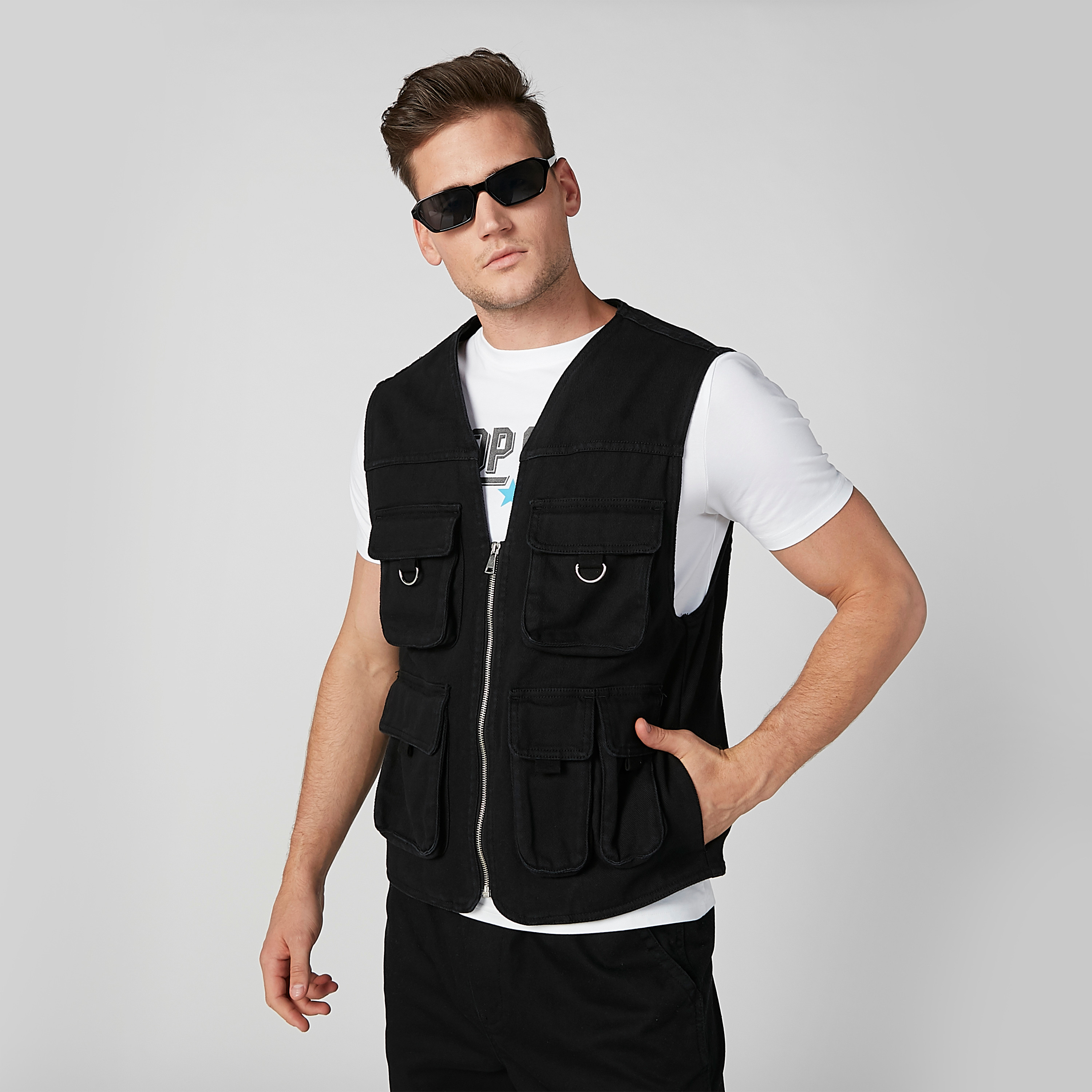 جاكيت سادة دون أكمام بجيوب-men-clothing-jacketsandblazers-jackets-image-1