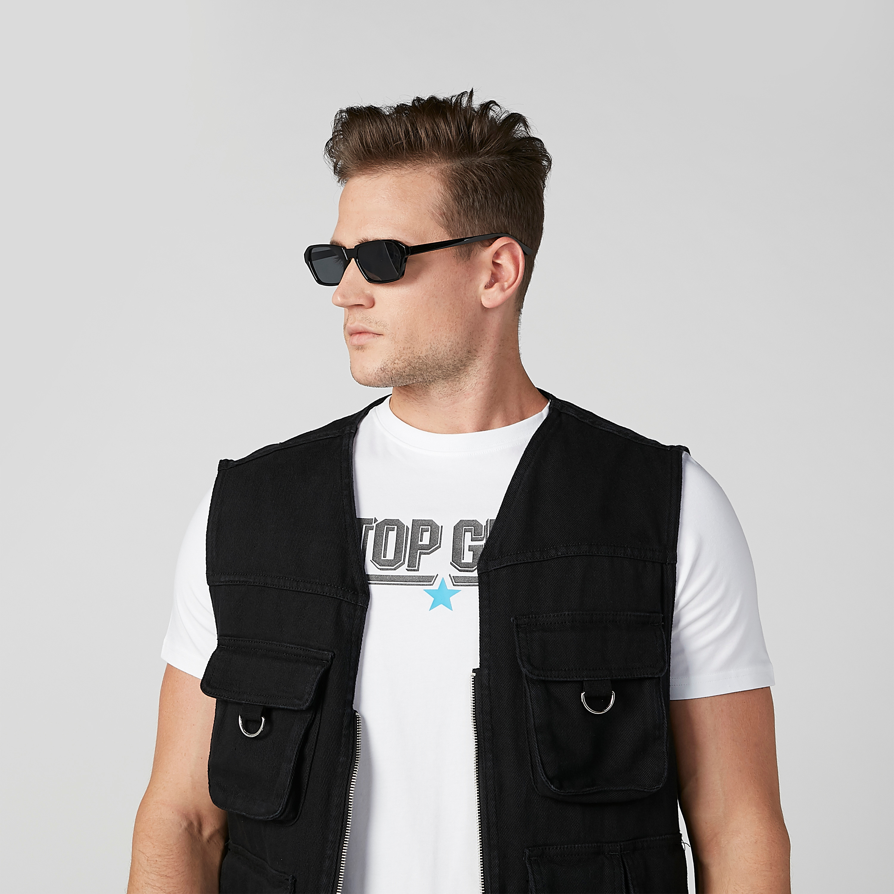 جاكيت سادة دون أكمام بجيوب-men-clothing-jacketsandblazers-jackets-image-2