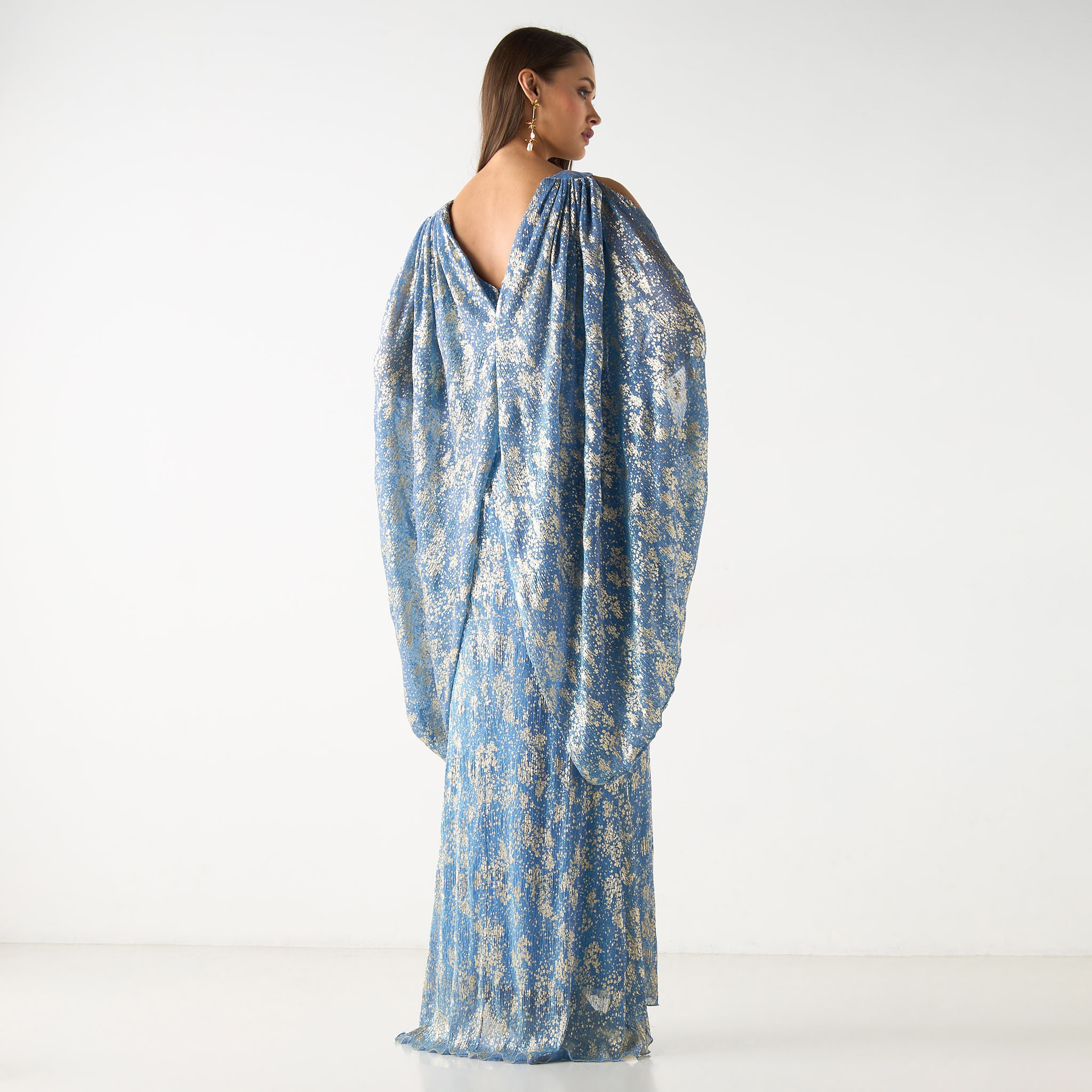فستان ماكسي بطبعات وأكتاف مكشوفة وتفاصيل مفرغة من جولدن أبل-women-clothing-dresses-image-3