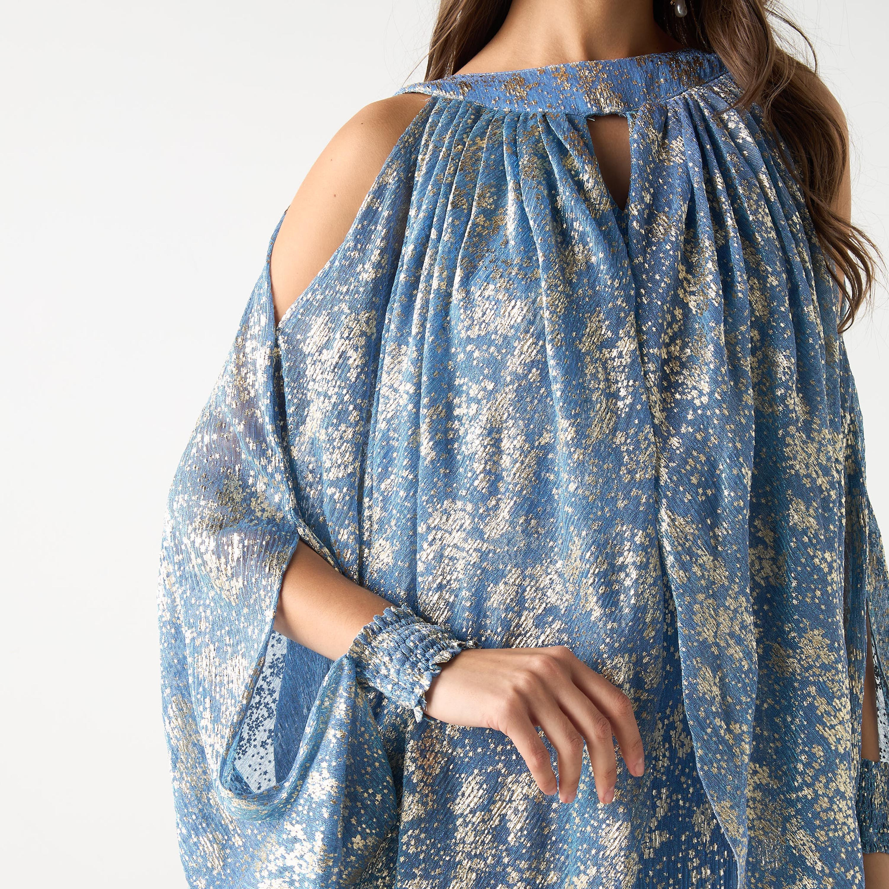 فستان ماكسي بطبعات وأكتاف مكشوفة وتفاصيل مفرغة من جولدن أبل-women-clothing-dresses-image-5