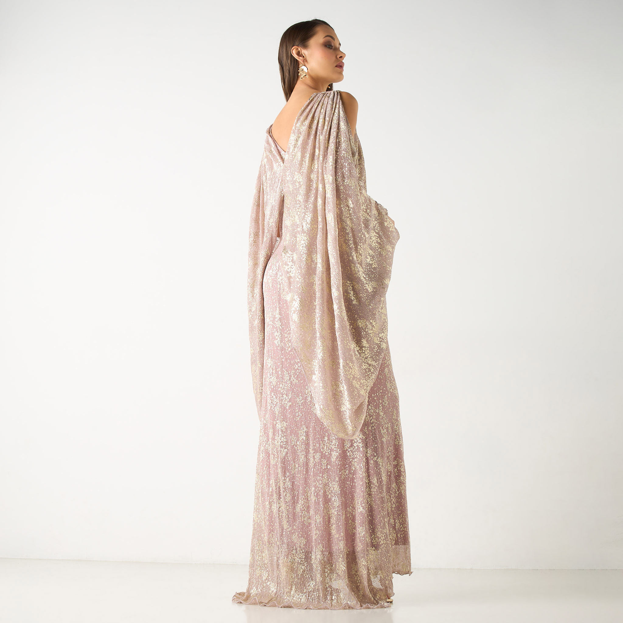 فستان ماكسي بطبعات وأكتاف مكشوفة وتفاصيل مفرغة من جولدن أبل-women-clothing-dresses-image-10