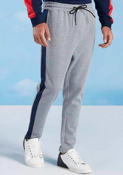 Skinny Fit Plain Mid-Rise Pants with Pockets and Tape Detail