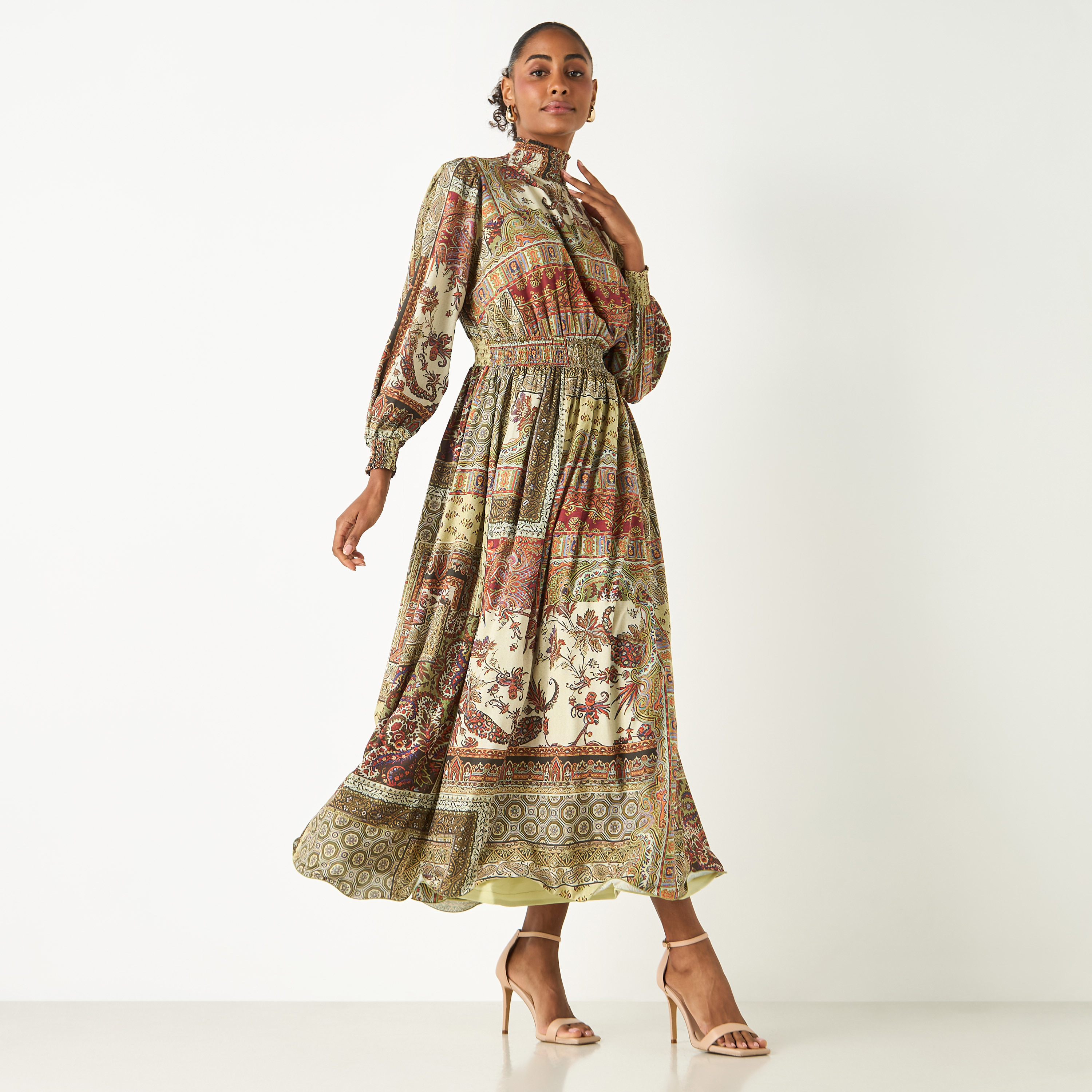 فستان بأكمام طويلة وياقة عالية وطبعات من جولدن أبل-women-clothing-dresses-image-2