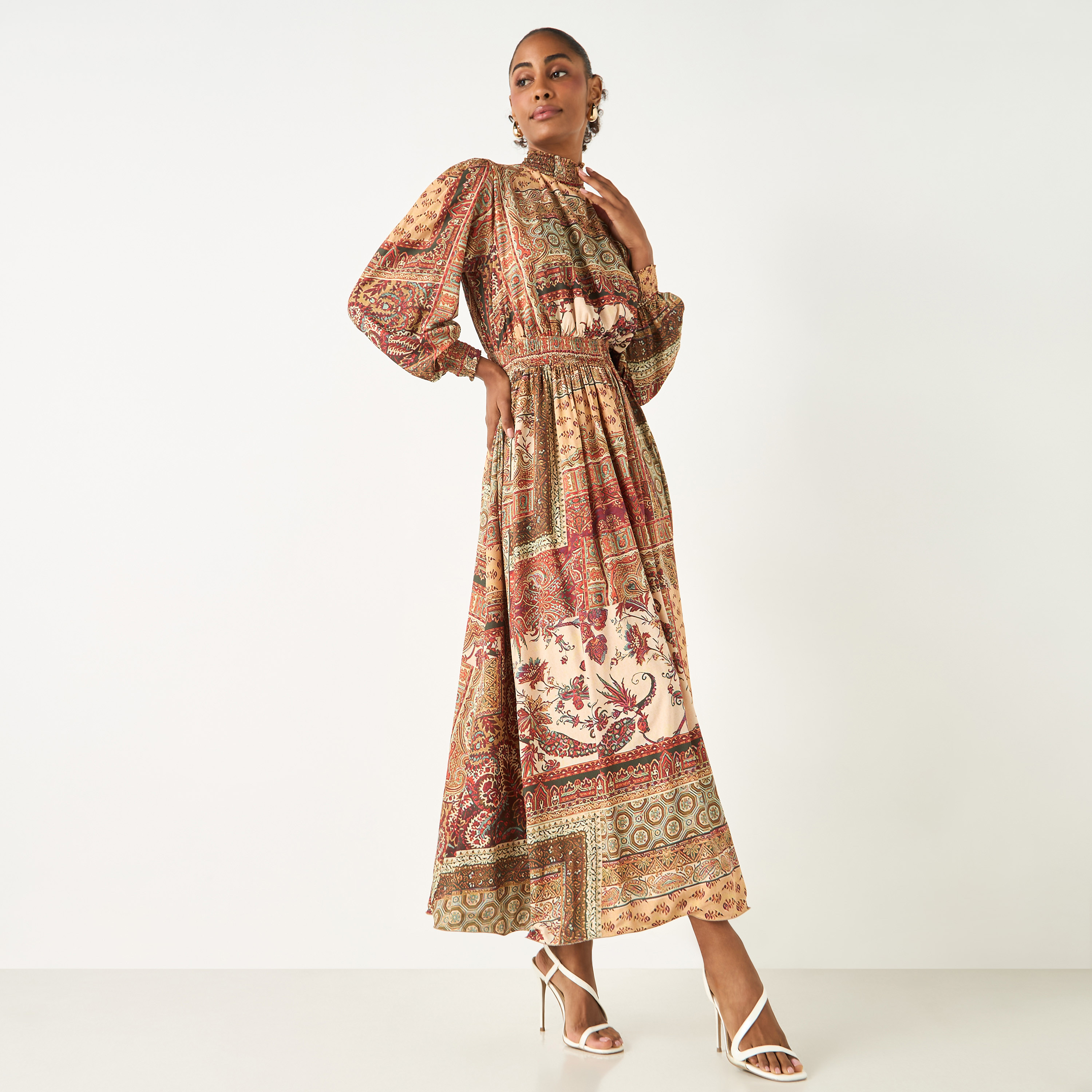 فستان بأكمام طويلة وياقة عالية وطبعات من جولدن أبل-women-clothing-dresses-image-2