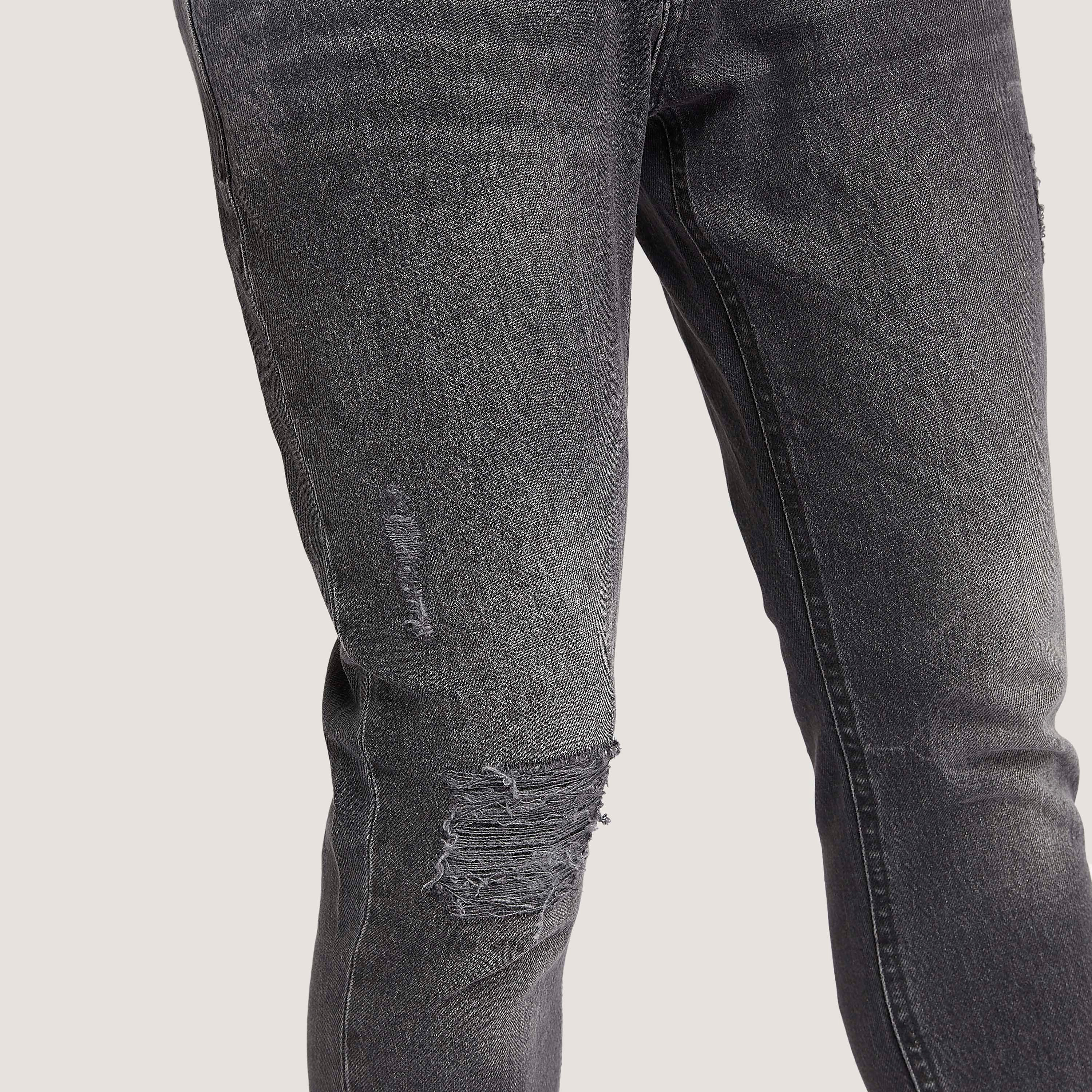 بنطلون جينز كاروت فيت بخصر منخفض وأطراف بشراشيب-men-clothing-bottoms-jeans-image-3