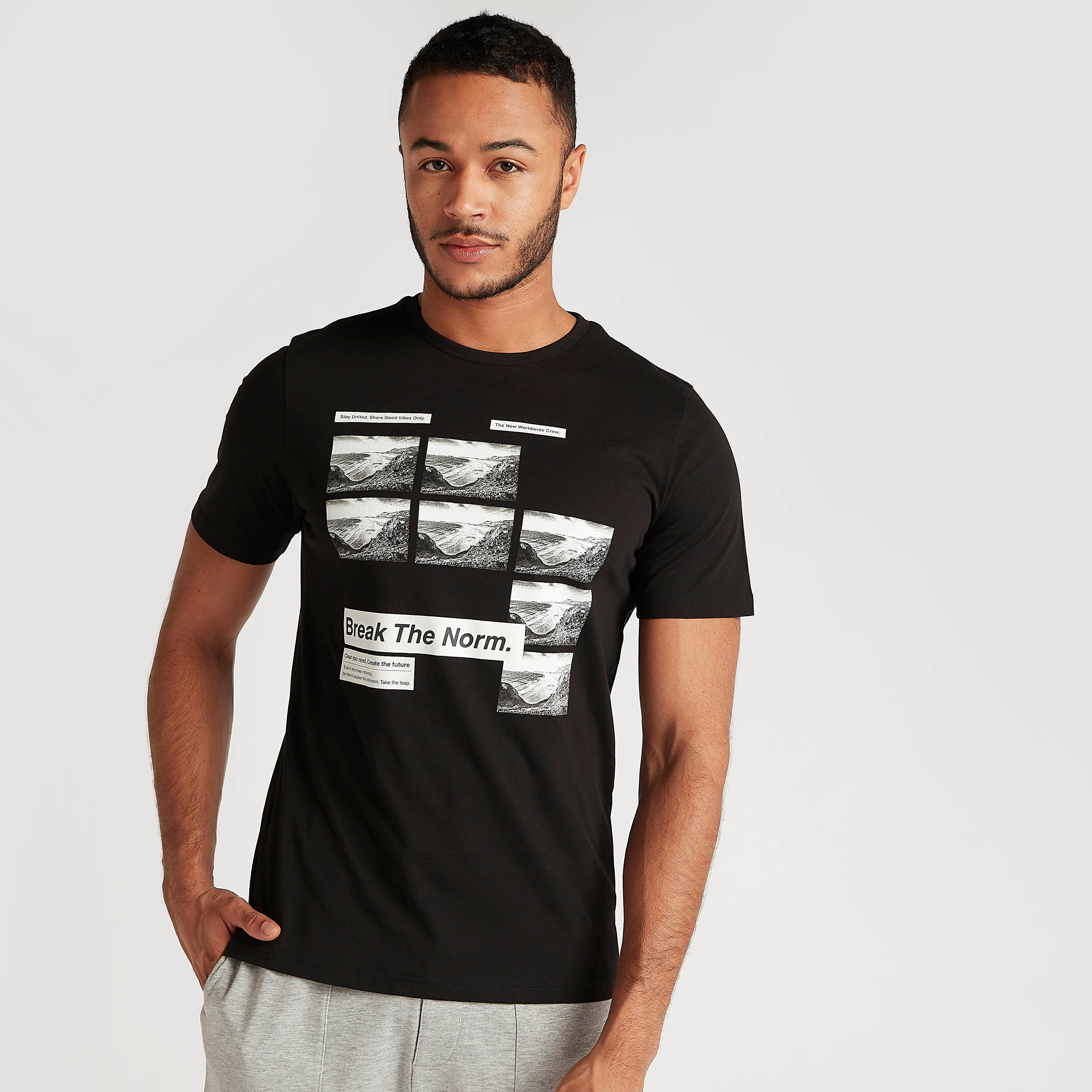 Printed T-shirt with Short Sleeves and Crew Neck-men-clothing-tshirtsandpolos-tshirts-image-1