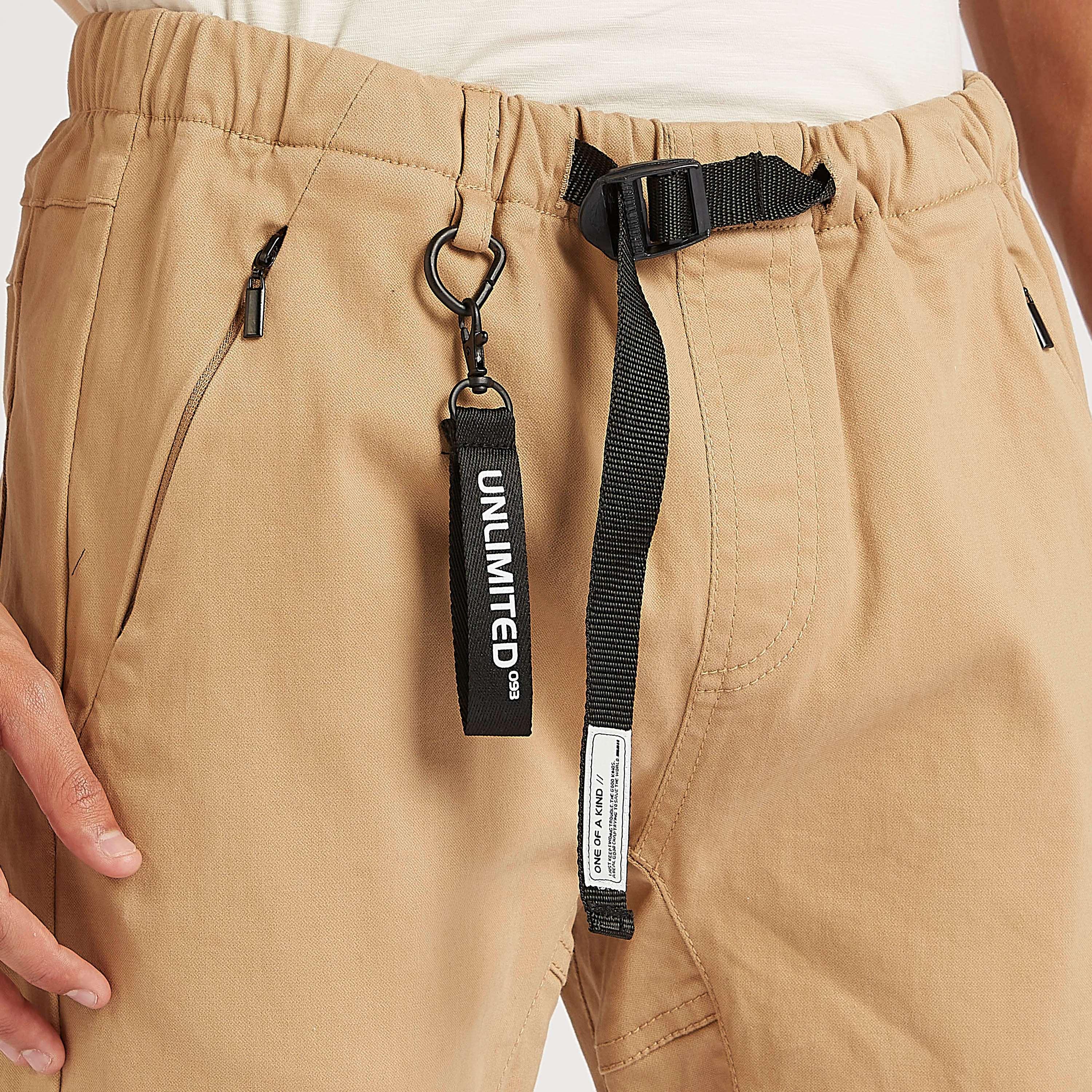 بنطلون رياضي سادة سليم فيت بخصر متوسط الارتفاع وجيوب بسحاب-men-clothing-bottoms-joggers-image-3