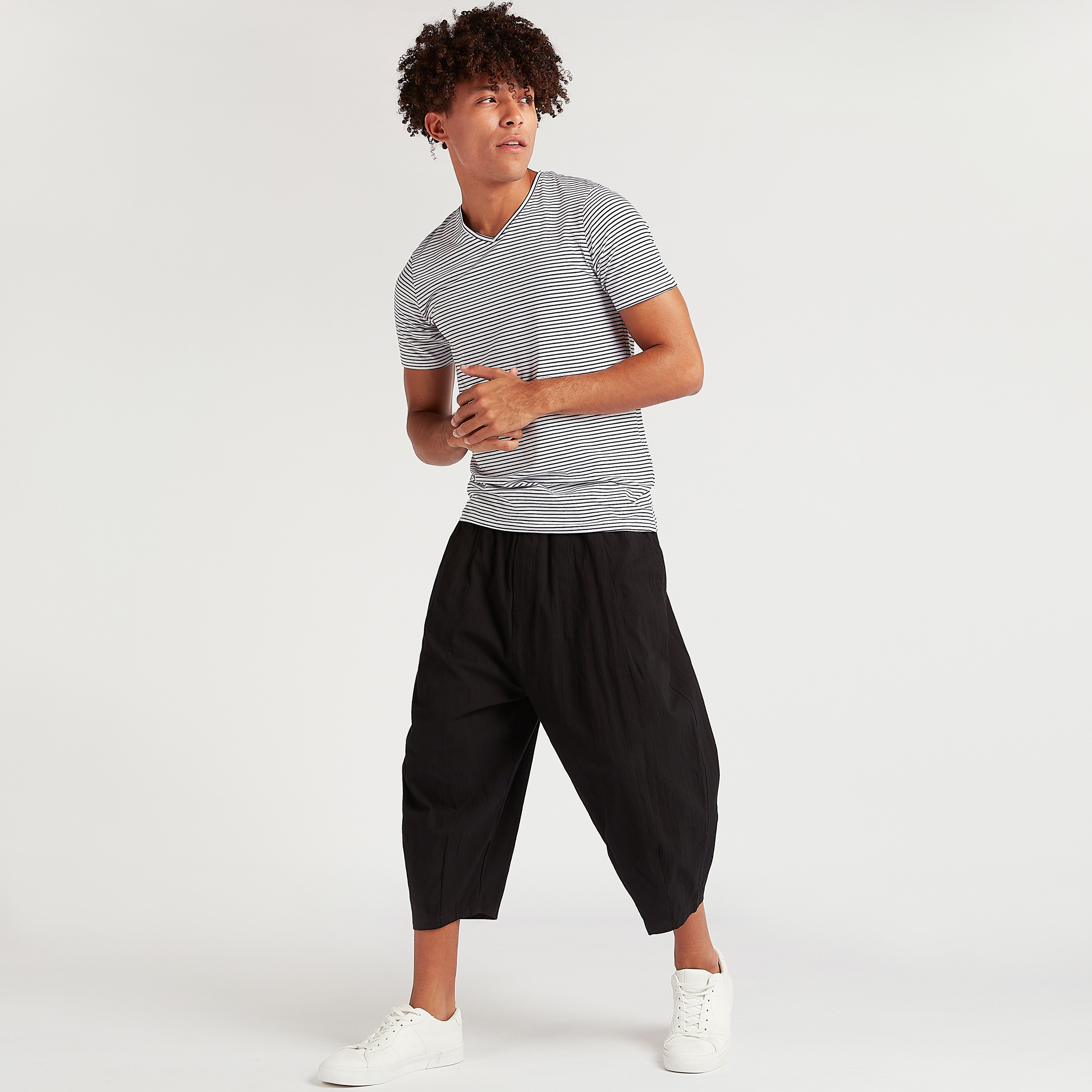 Relaxed fit cropped on sale pants