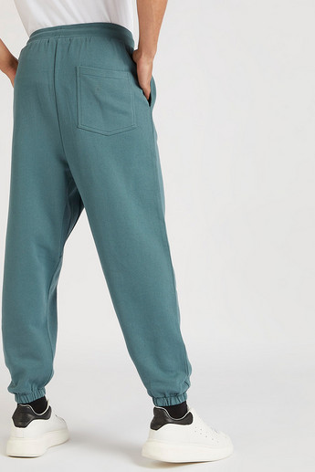 Sustainable Solid Mid-Rise Joggers with Elasticated Waistband