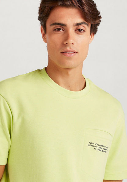Slogan Print Crew Neck T-shirt with Short Sleeves