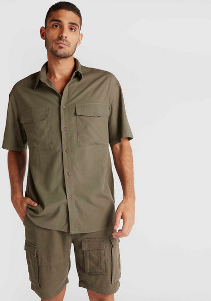 Solid Relaxed Fit Shirt with Short Sleeves and Pockets