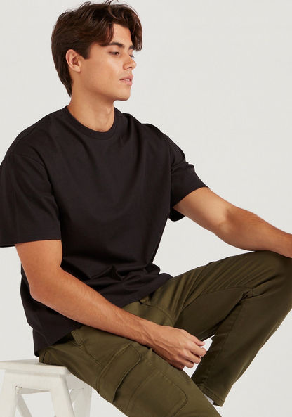 Solid Oversized T-shirt with Short Sleeves and Crew Neck