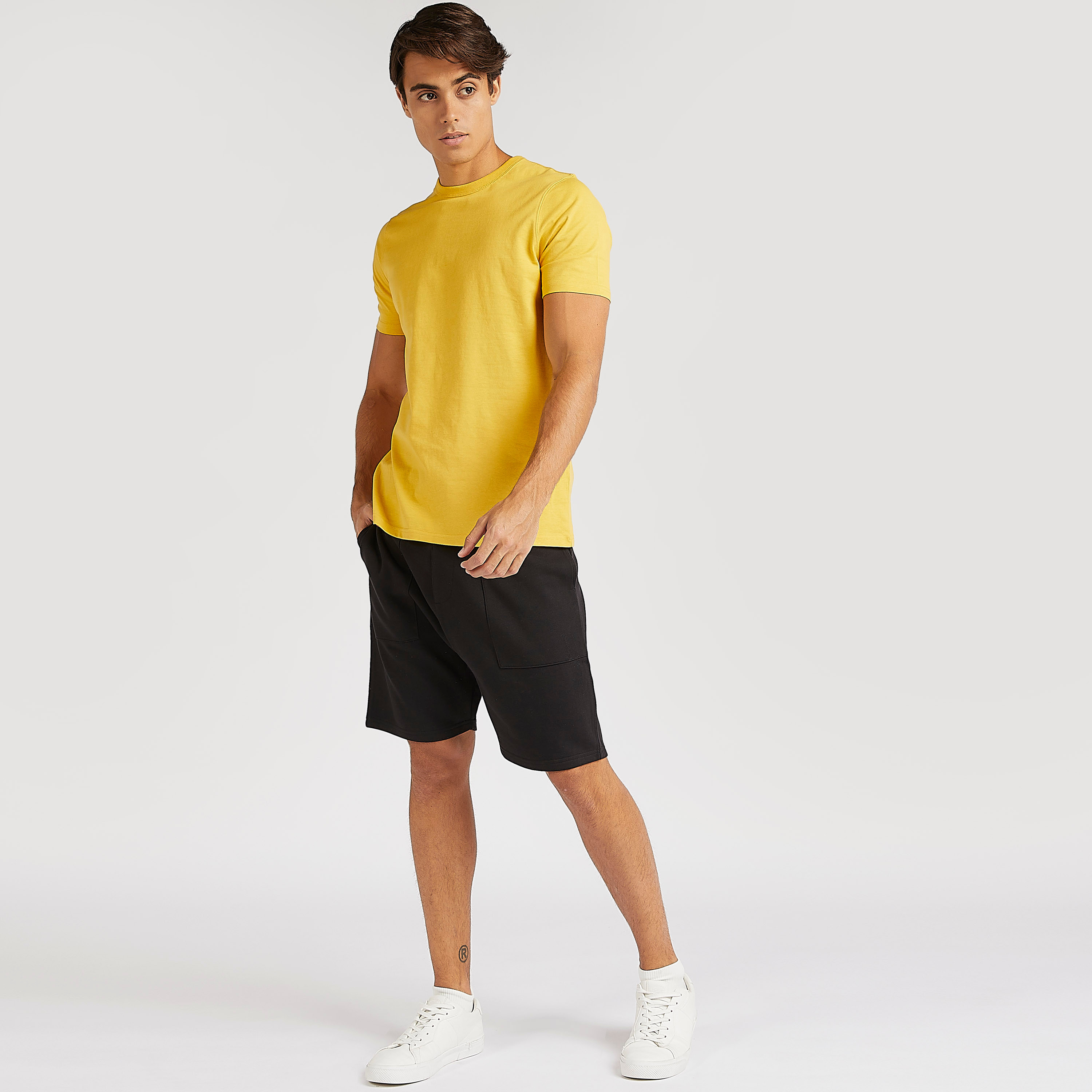 شورت سادة بخصر مطاطي وجيوب-men-clothing-bottoms-shorts-image-2